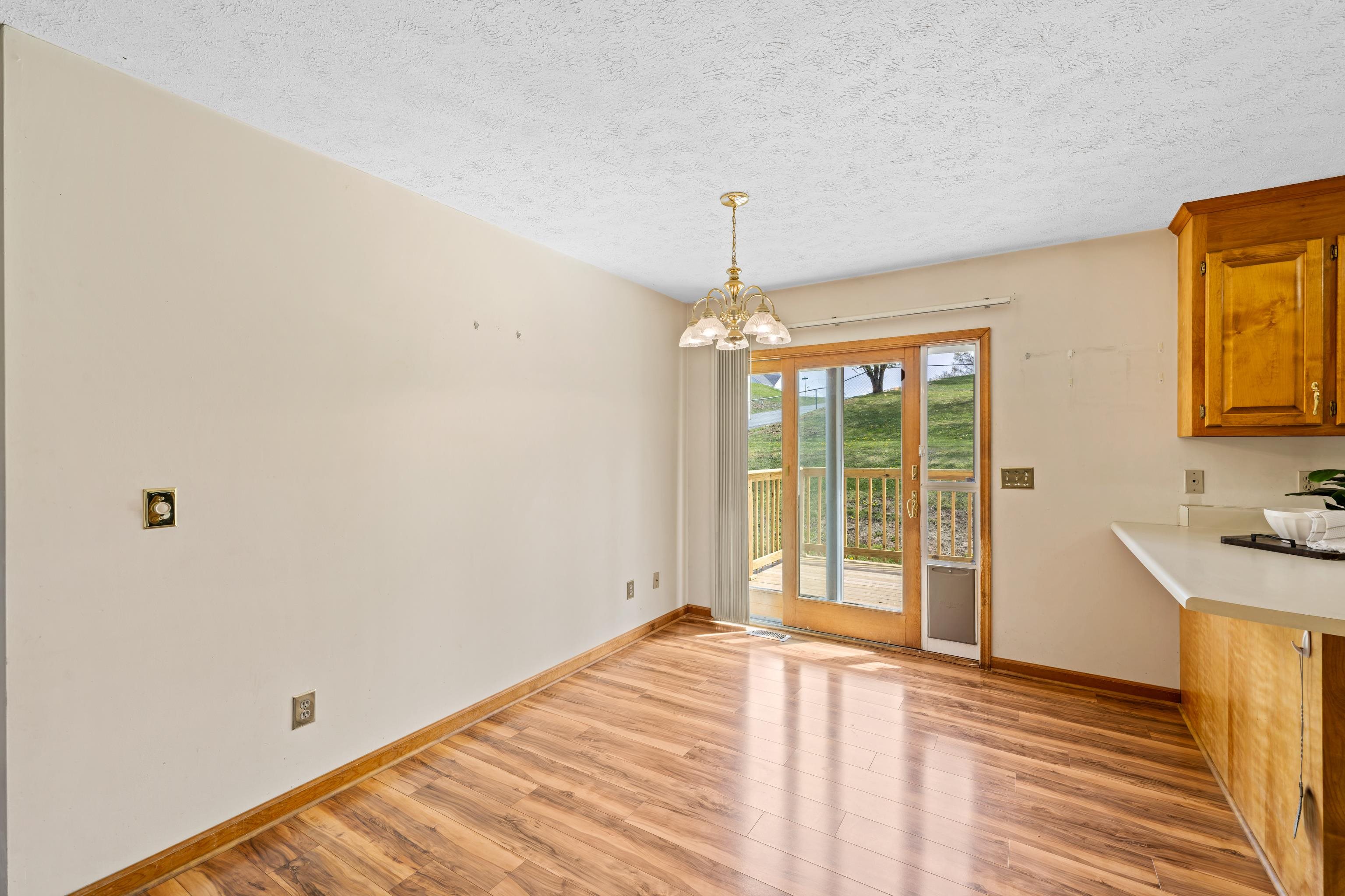 2 SINGING PINES LN