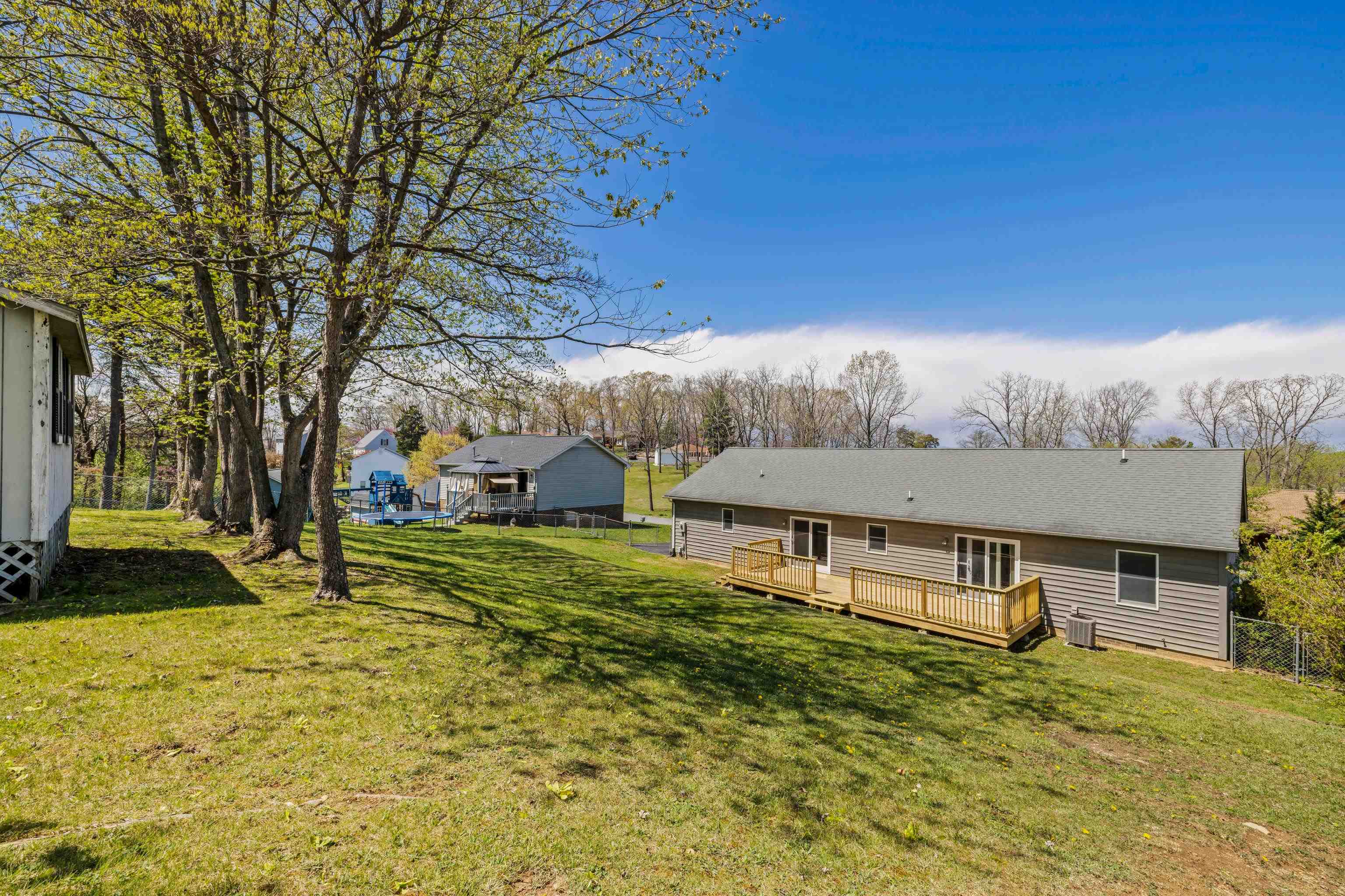 2 SINGING PINES LN