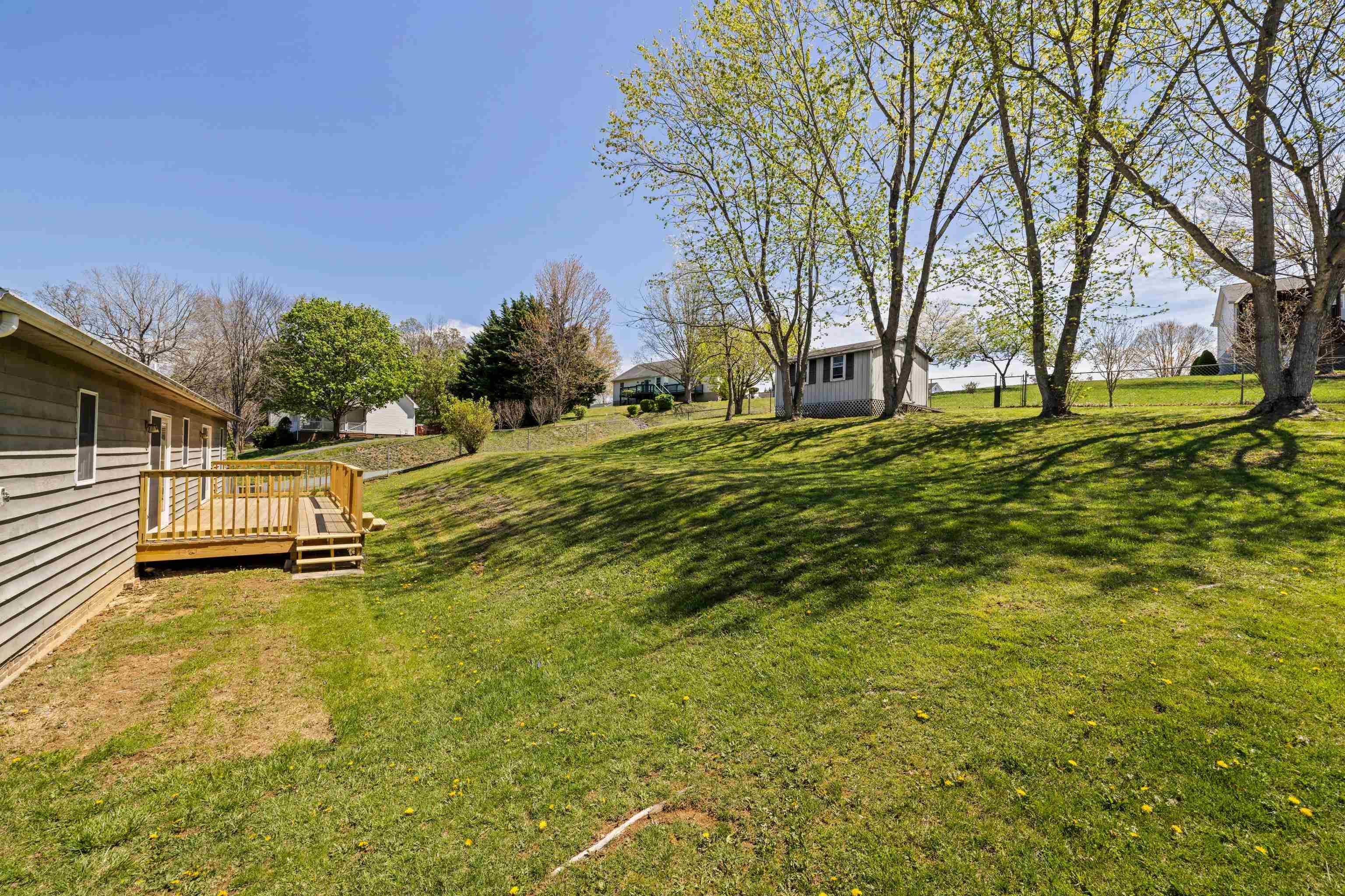 2 SINGING PINES LN