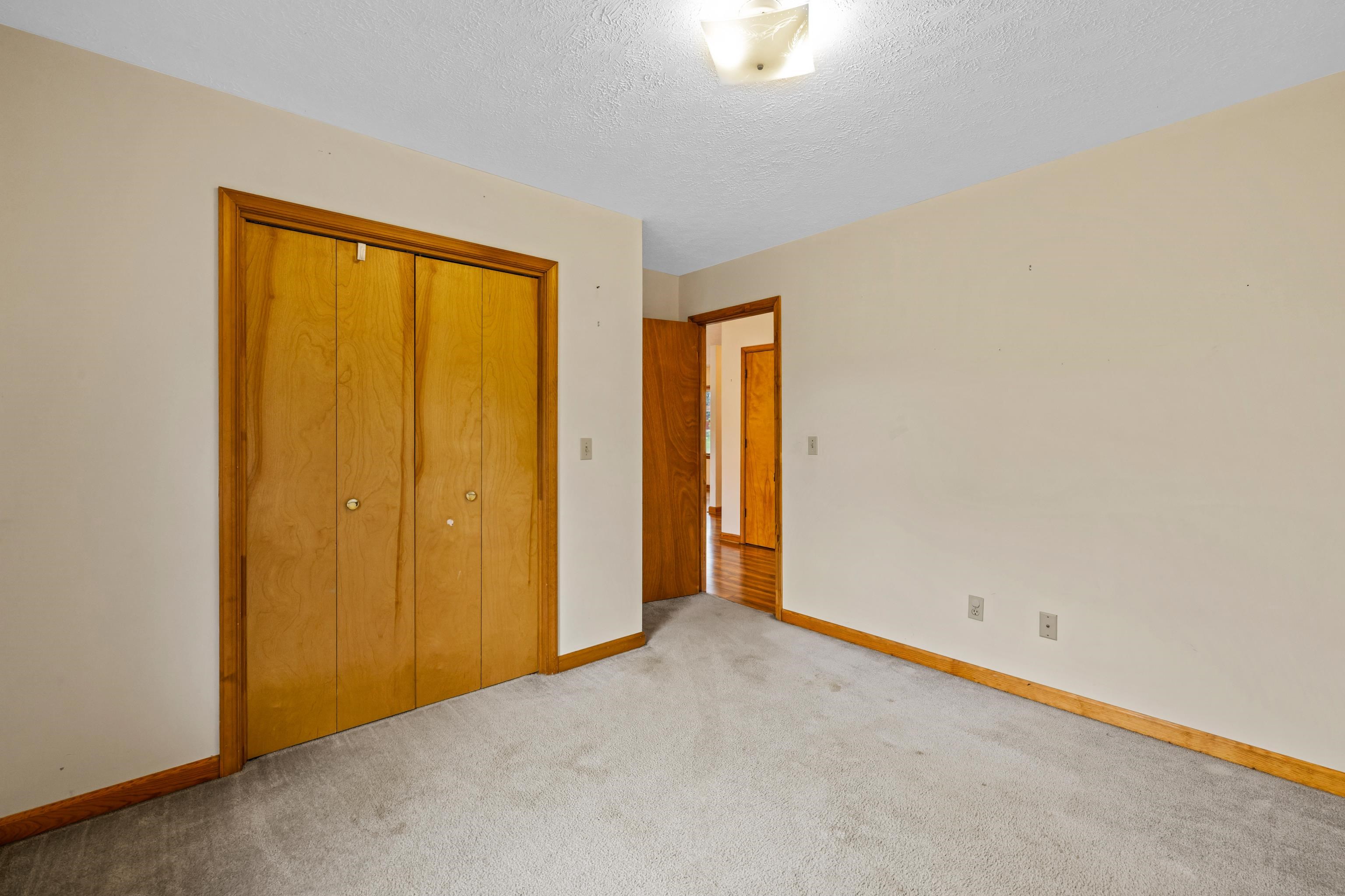 2 SINGING PINES LN