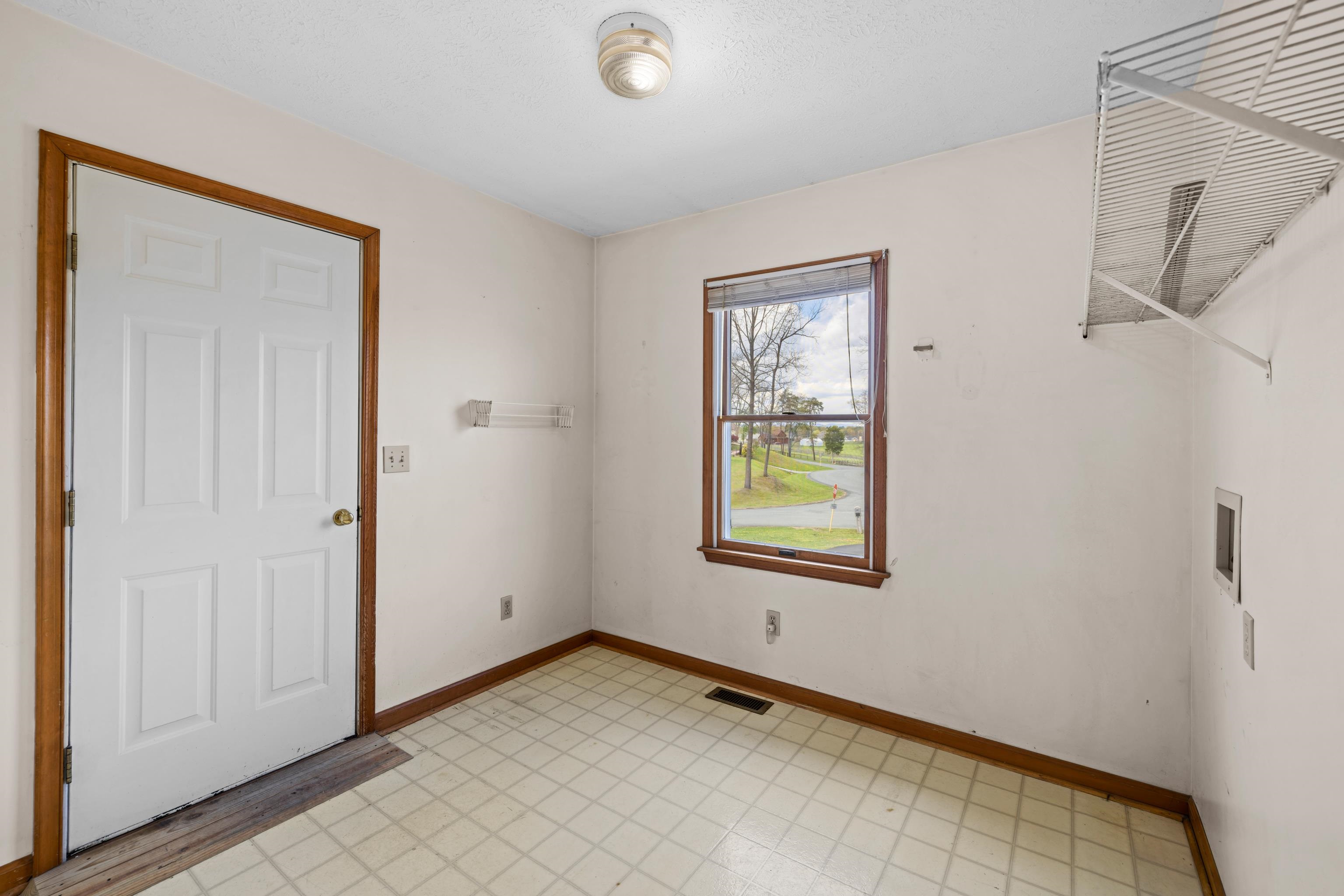 2 SINGING PINES LN