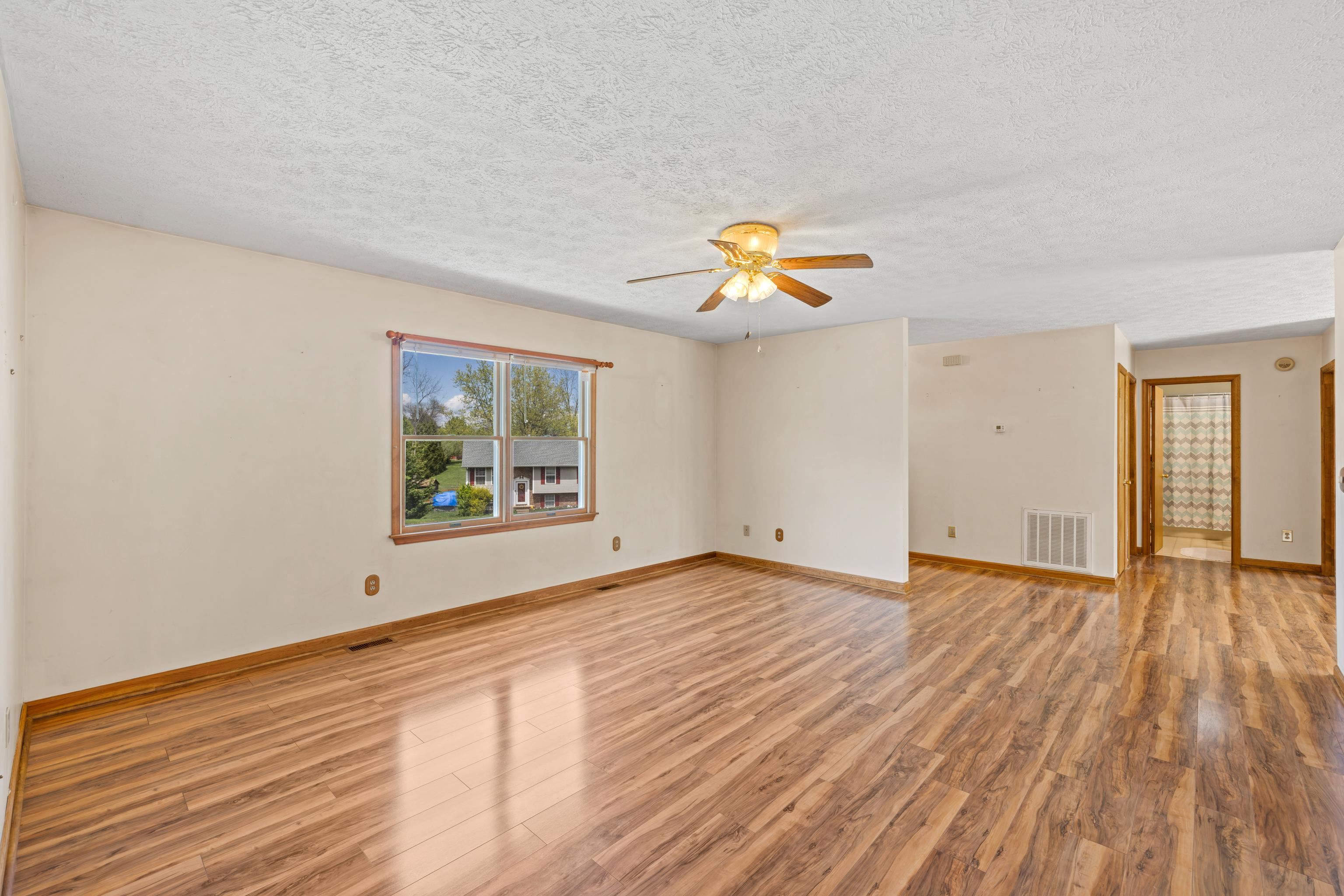 2 SINGING PINES LN