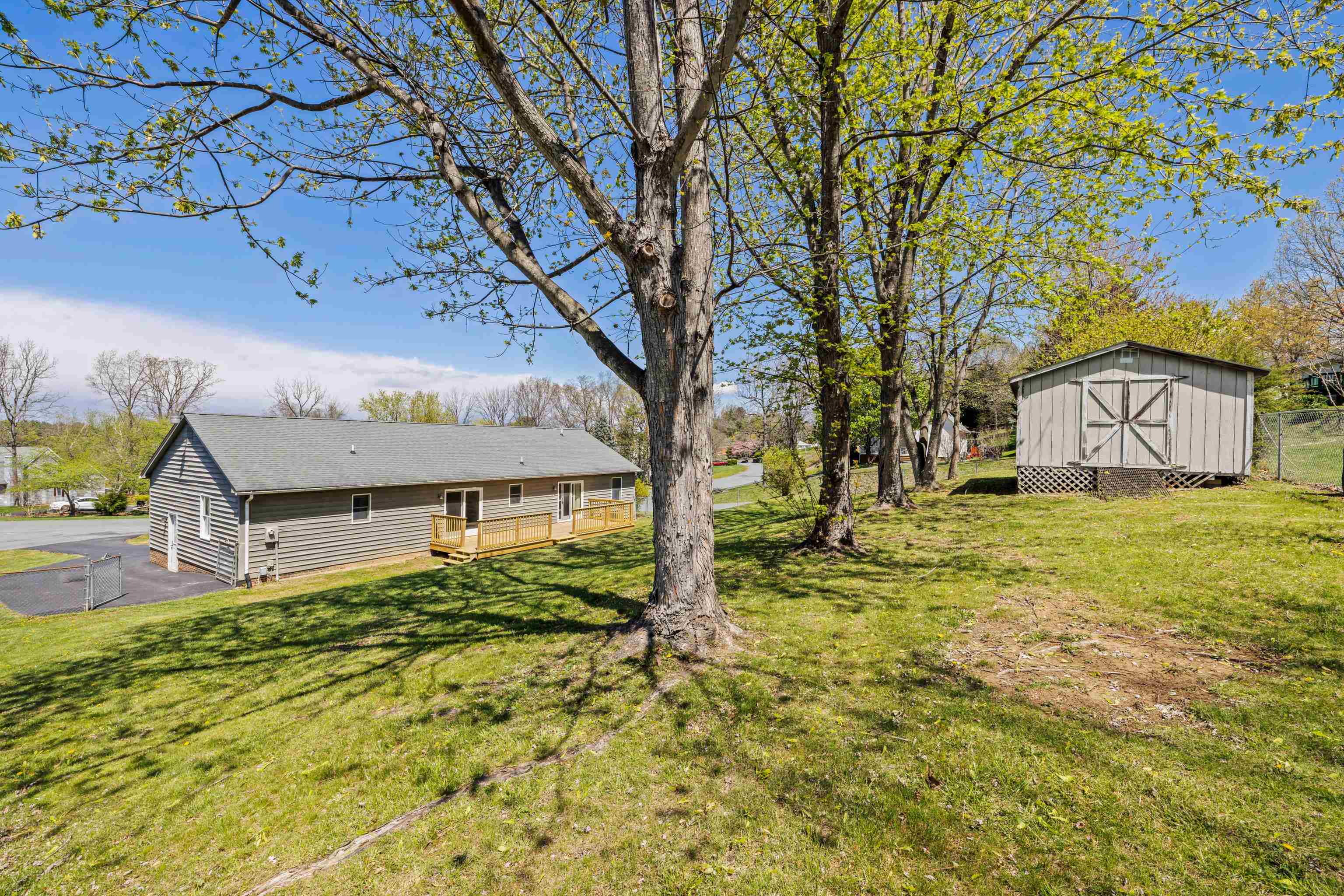2 SINGING PINES LN