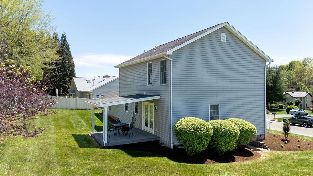 114 COLONNADE AVE