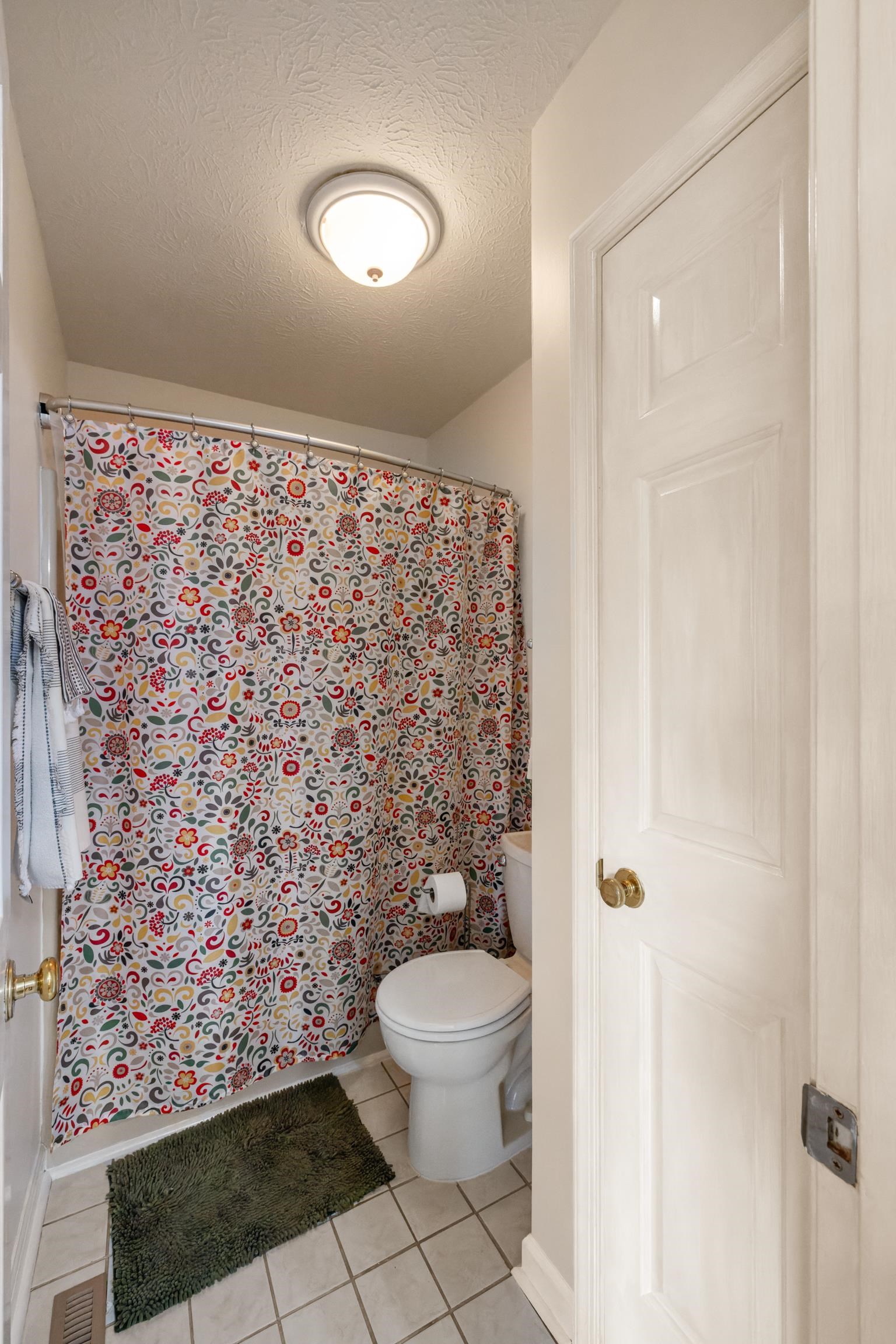 812 LAMMERMOOR DR