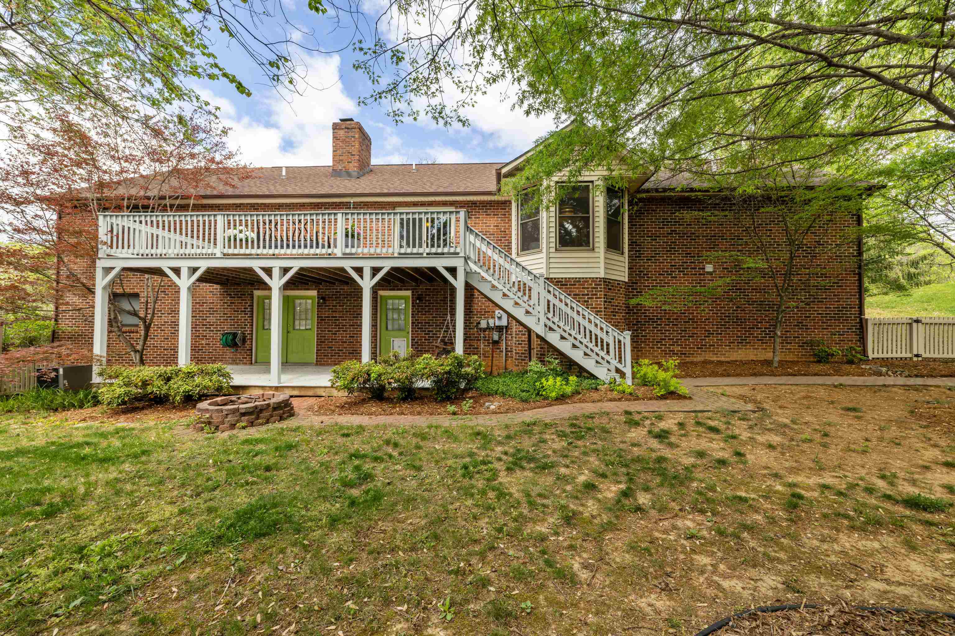 812 LAMMERMOOR DR