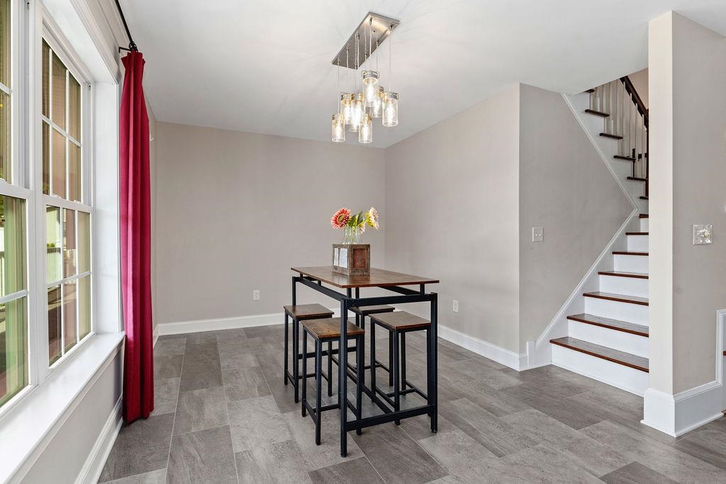 1916 TINKLING SPRING DR