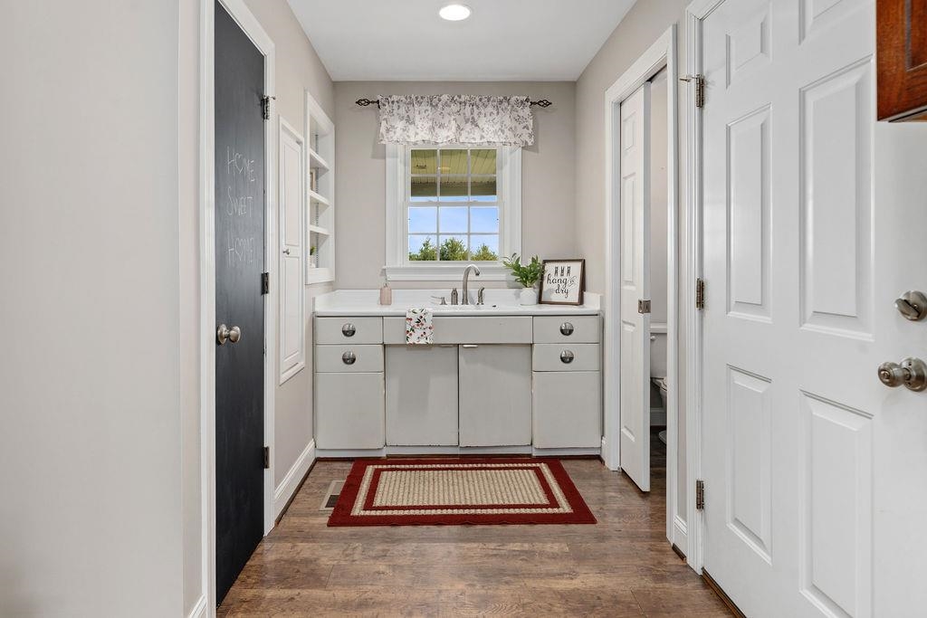 1916 TINKLING SPRING DR