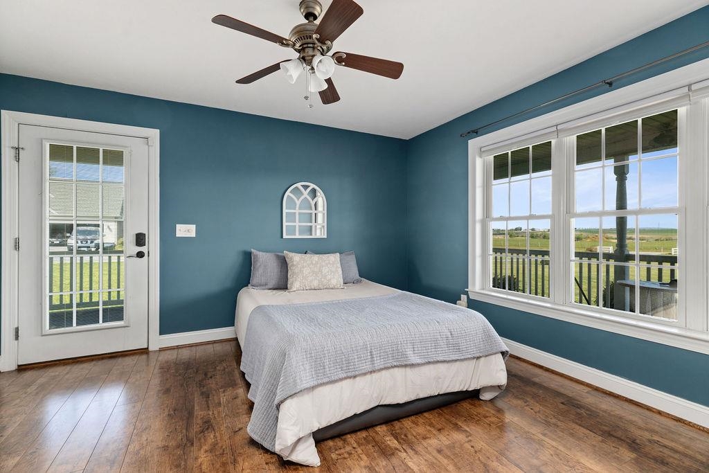 1916 TINKLING SPRING DR
