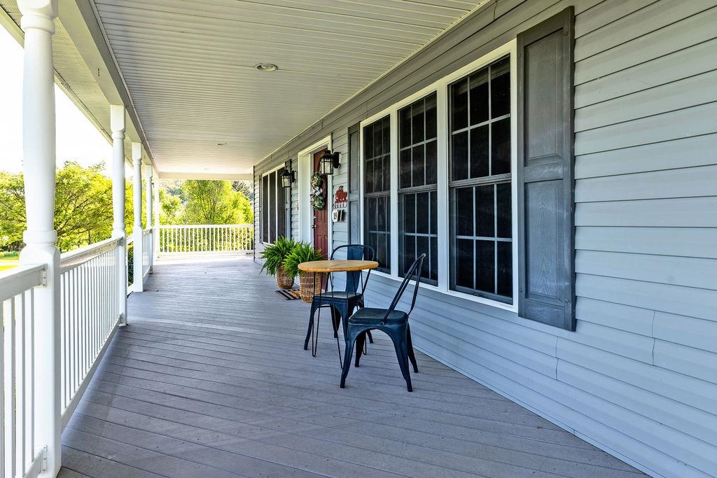 1916 TINKLING SPRING DR