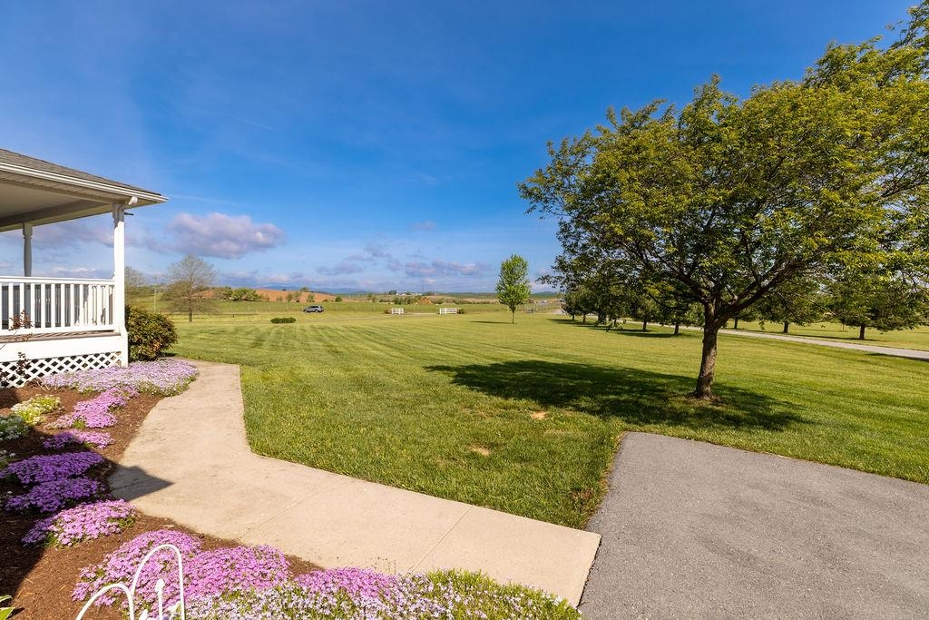 1916 TINKLING SPRING DR