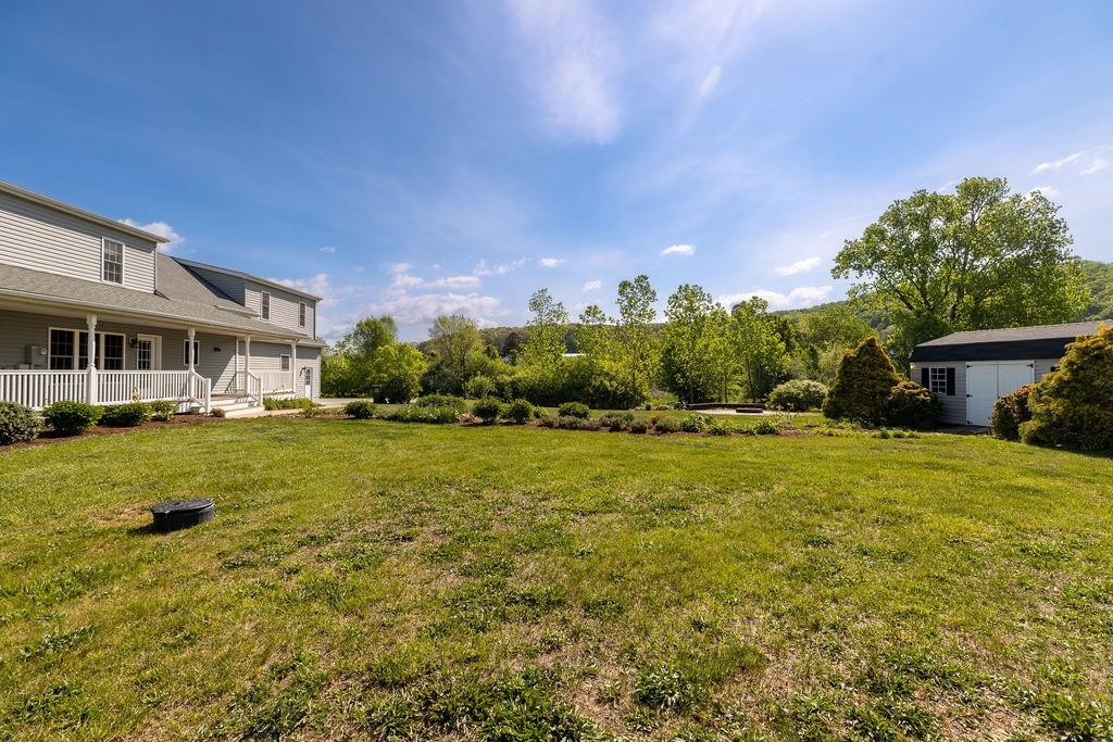 1916 TINKLING SPRING DR
