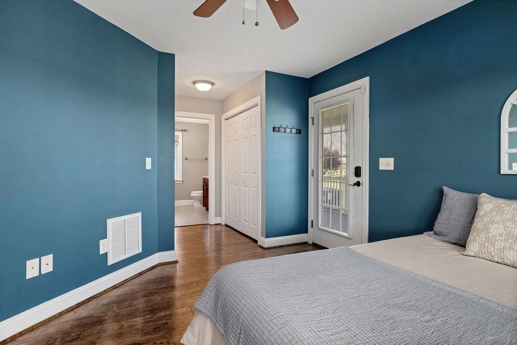 1916 TINKLING SPRING DR