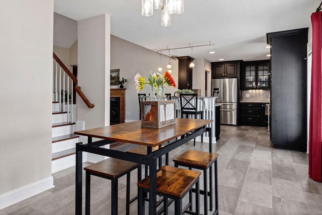 1916 TINKLING SPRING DR