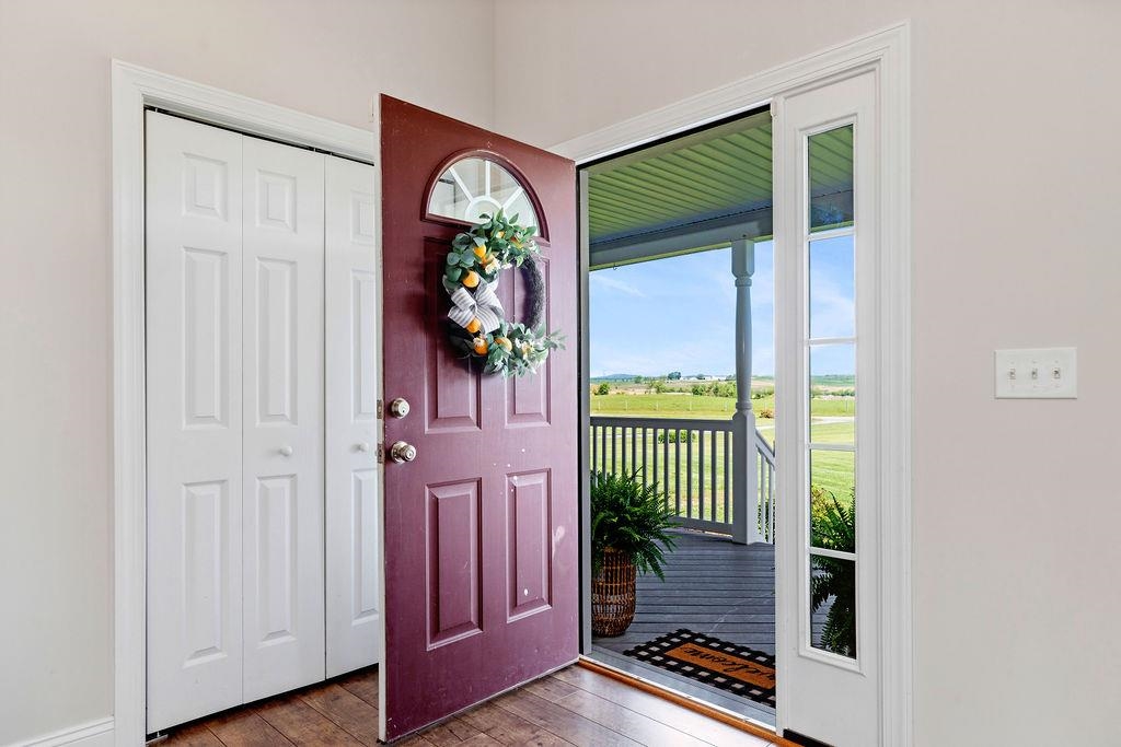 1916 TINKLING SPRING DR