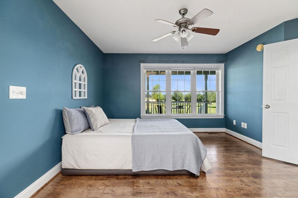 1916 TINKLING SPRING DR
