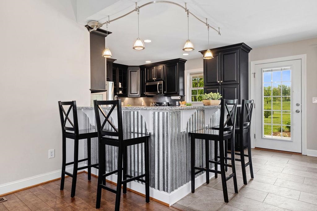 1916 TINKLING SPRING DR