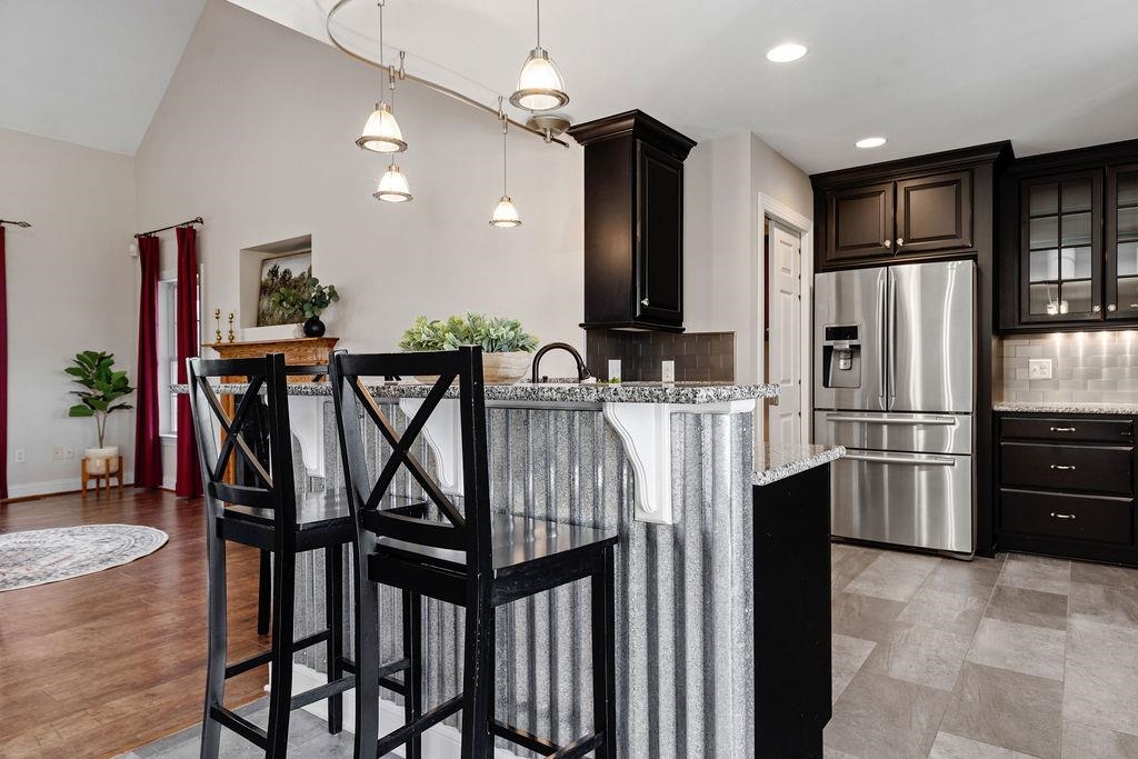 1916 TINKLING SPRING DR