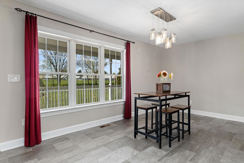 1916 TINKLING SPRING DR