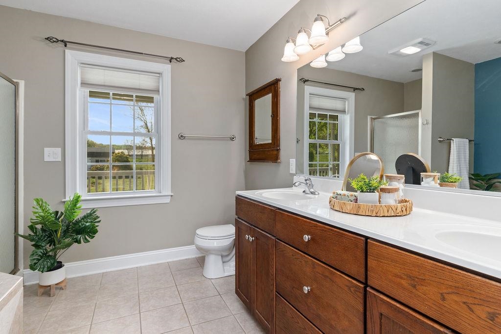 1916 TINKLING SPRING DR