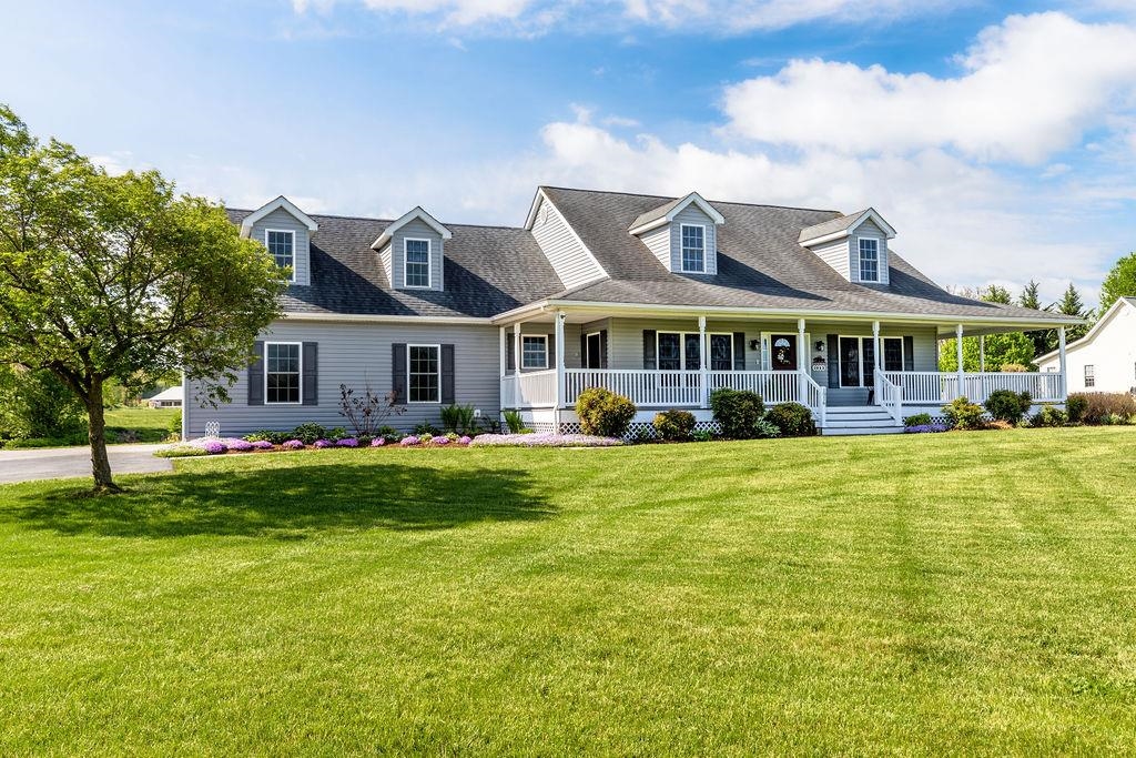 1916 TINKLING SPRING DR