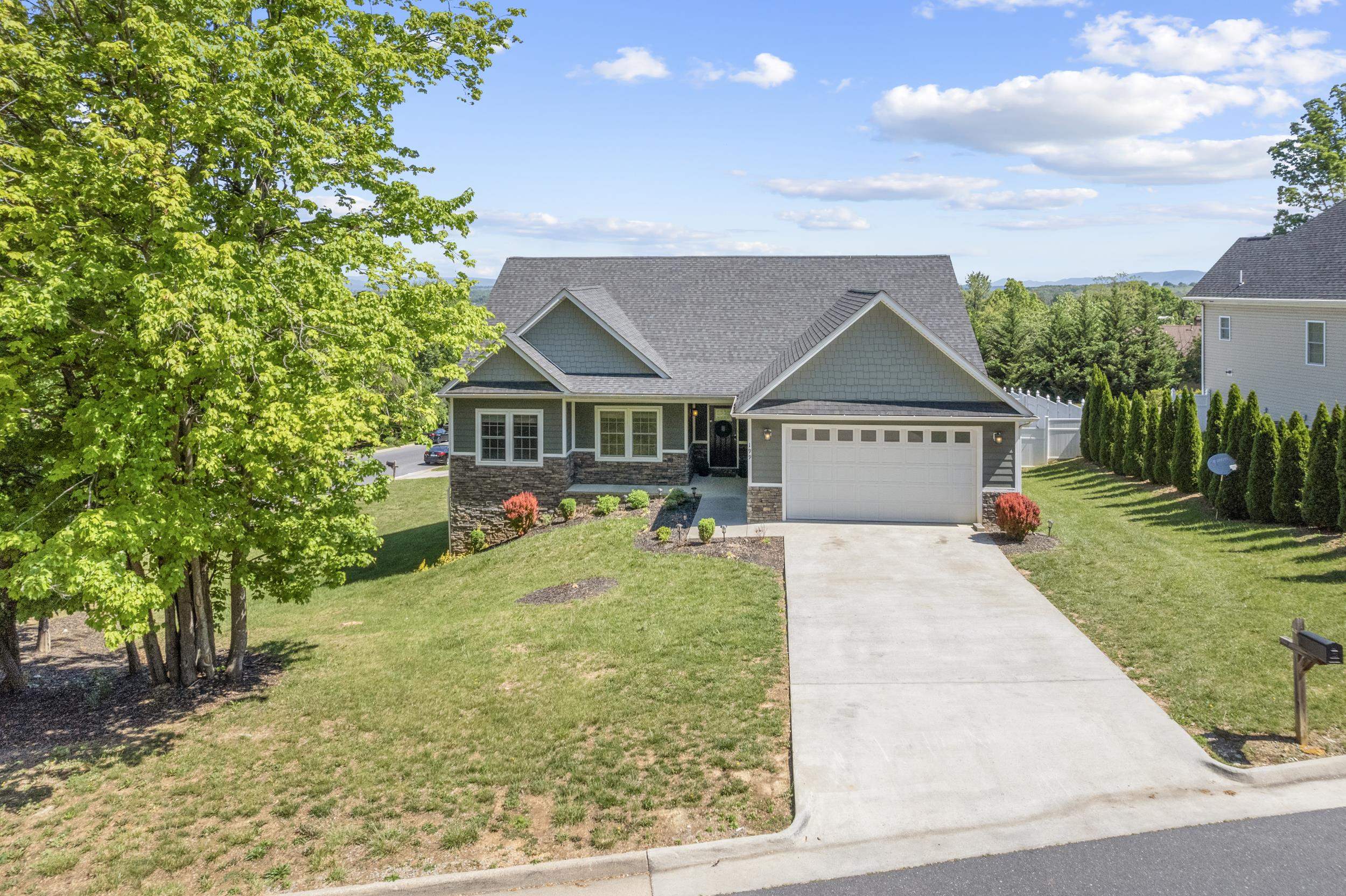 199 BLUE STONE HILLS DR