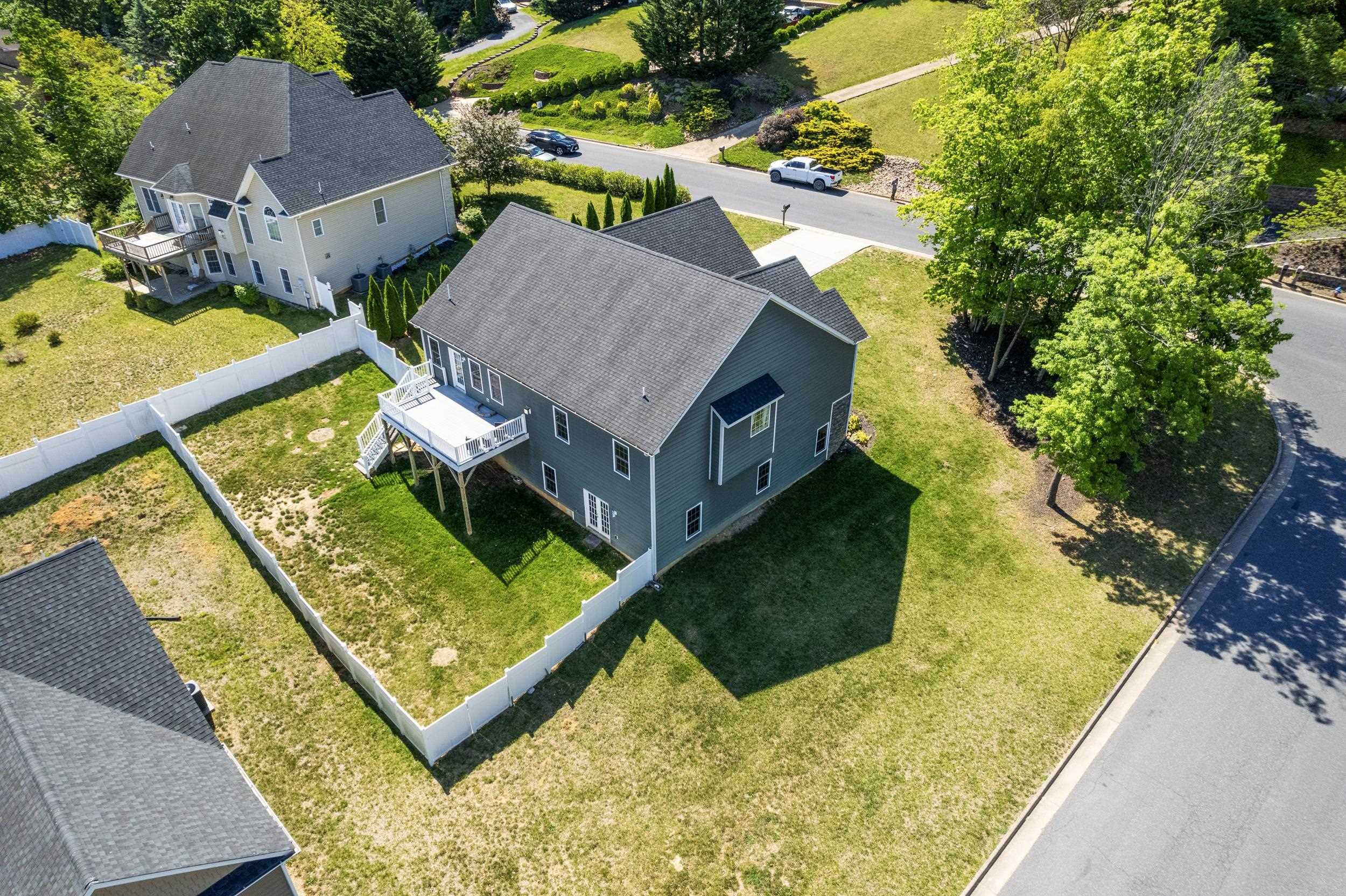 199 BLUE STONE HILLS DR