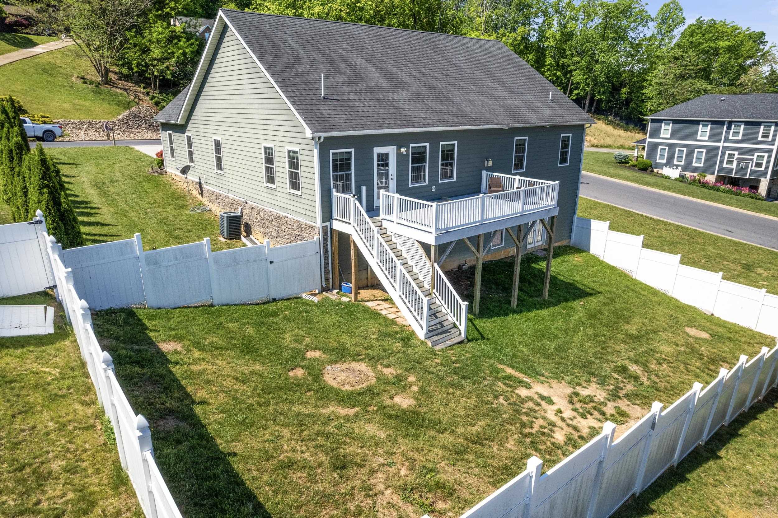 199 BLUE STONE HILLS DR