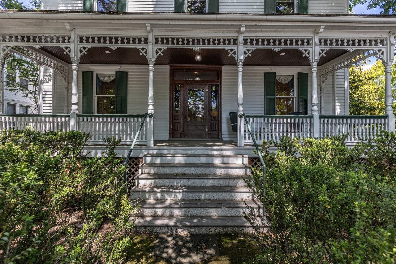 557 S WAYNE AVE