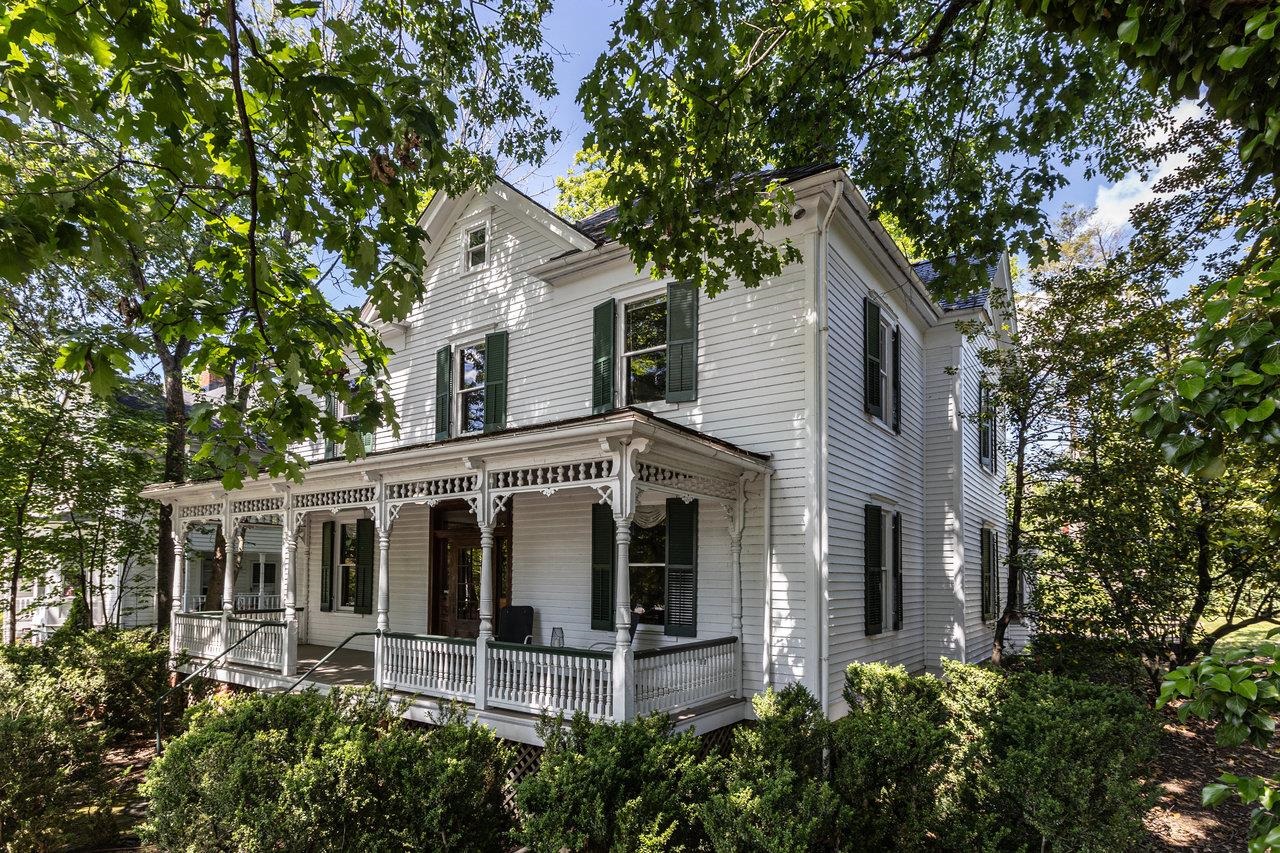 557 S WAYNE AVE