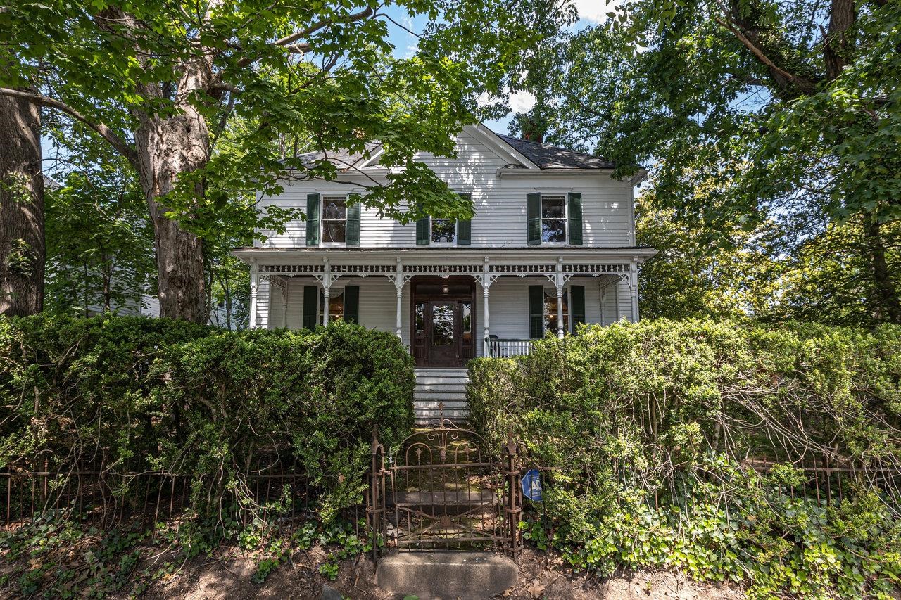 557 S WAYNE AVE