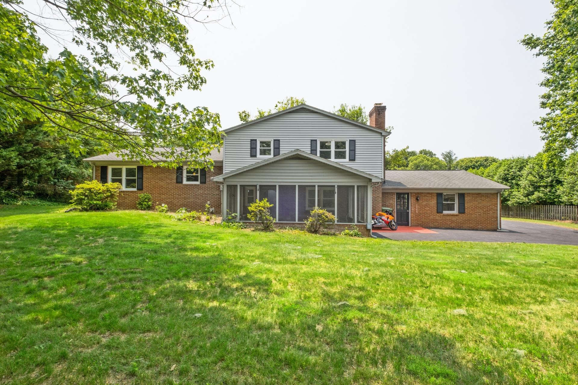 2822 PLANTATION LN