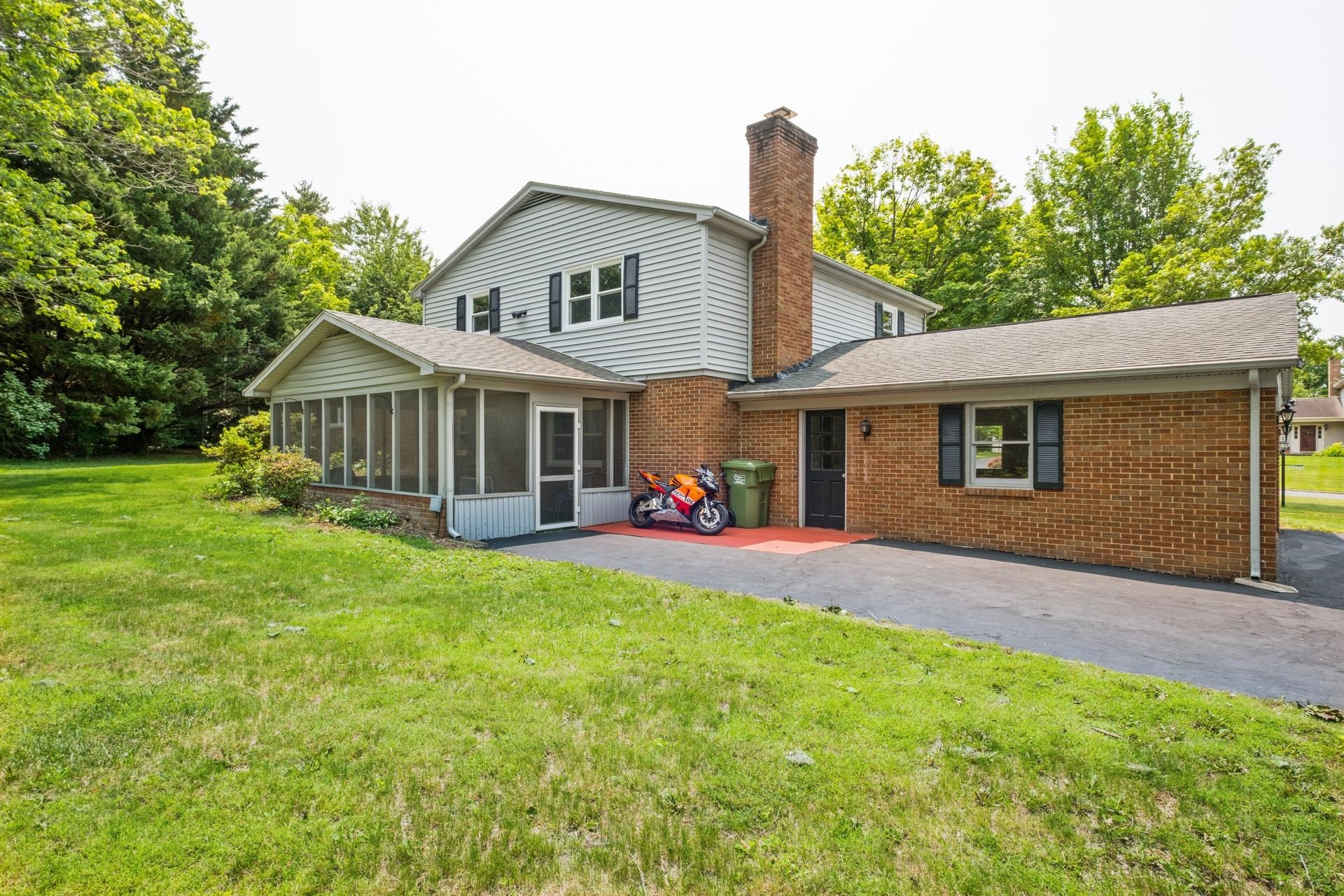 2822 PLANTATION LN
