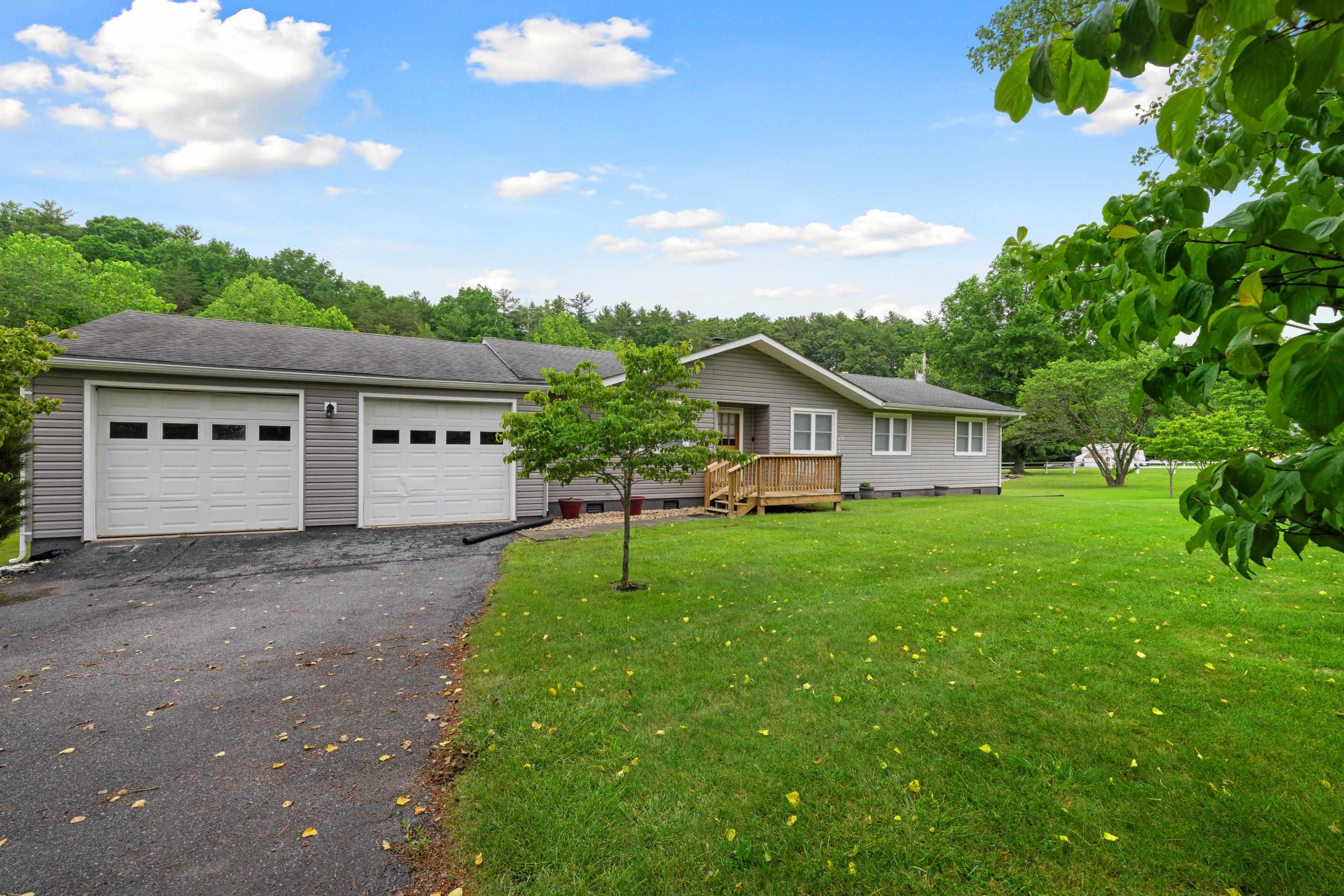 1653 LITTLE RIVER RD