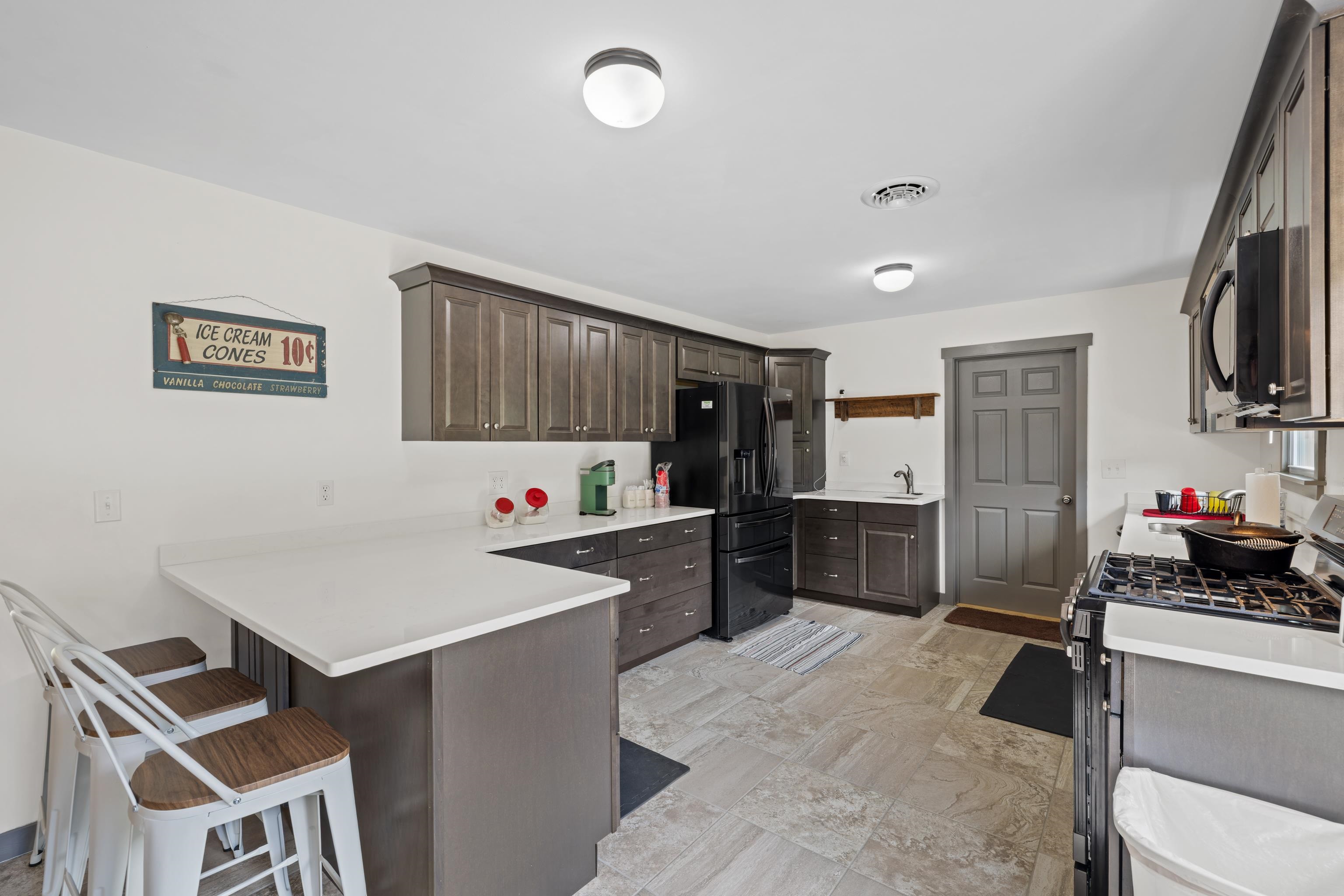 1653 LITTLE RIVER RD