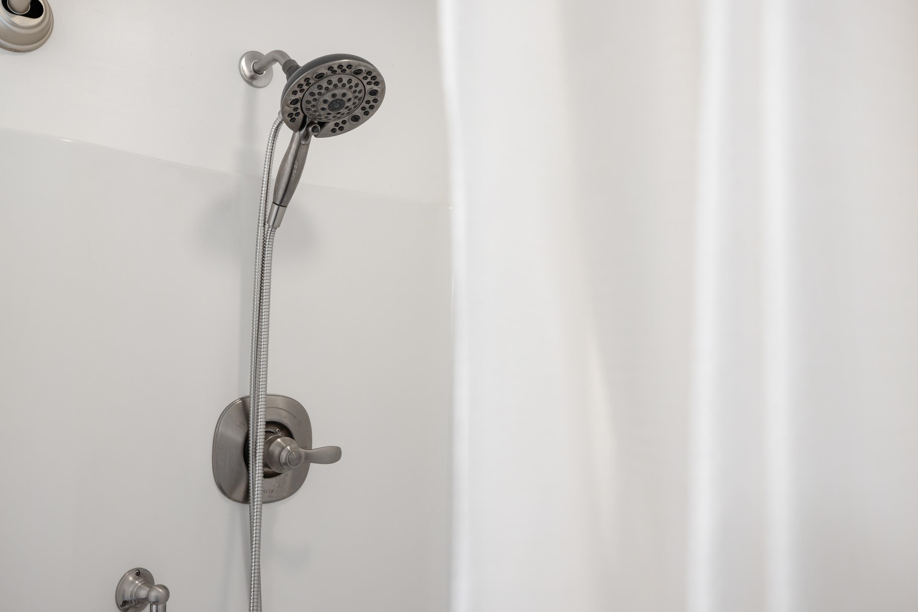 1653 LITTLE RIVER RD