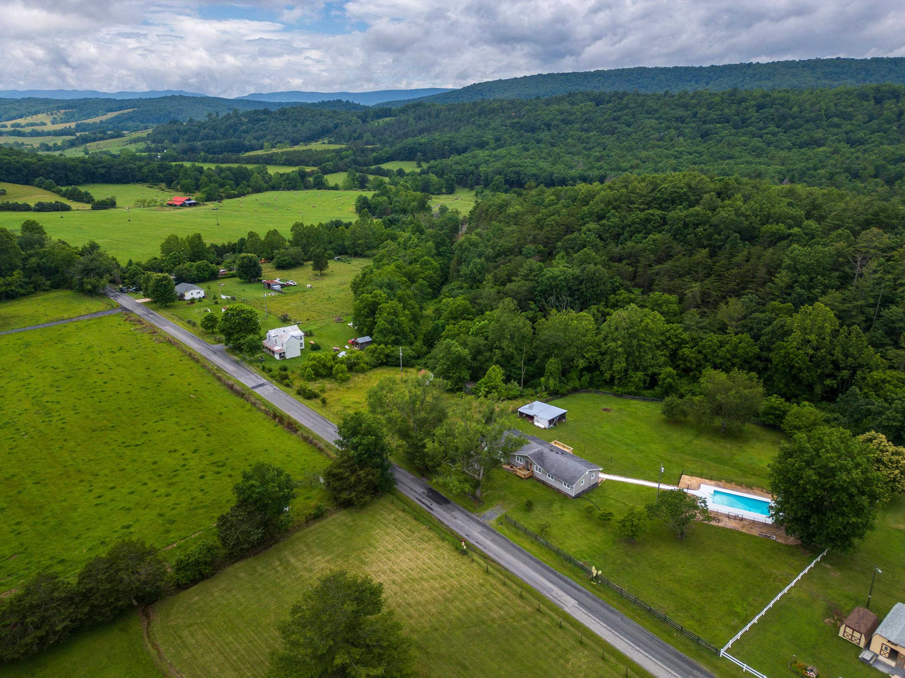 1653 LITTLE RIVER RD