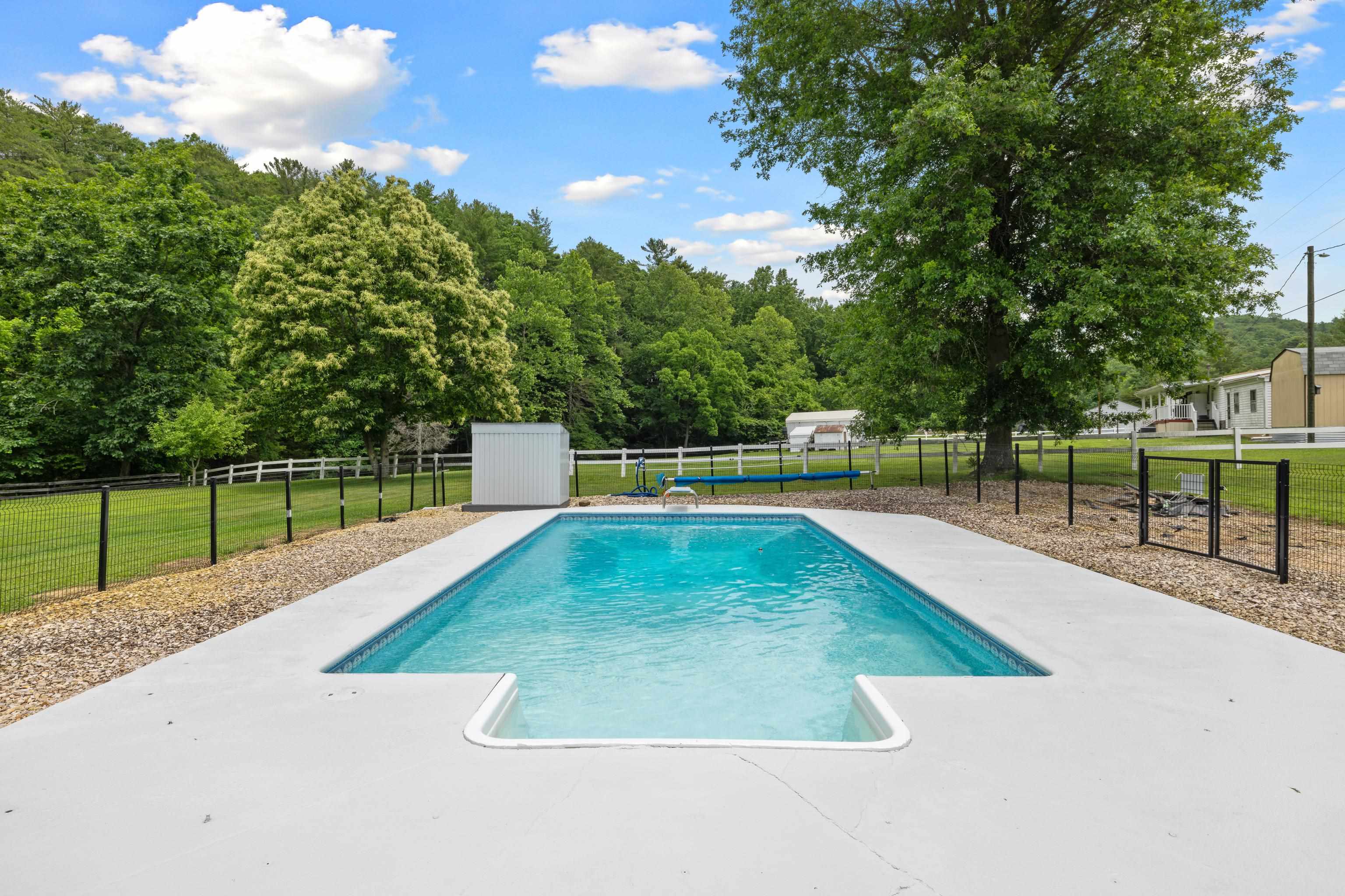 1653 LITTLE RIVER RD