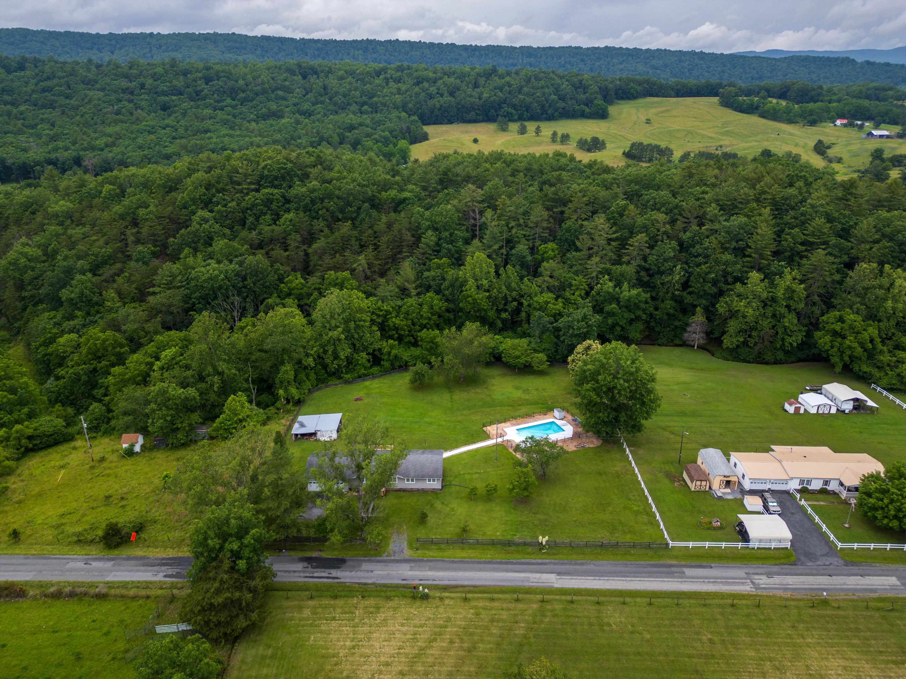 1653 LITTLE RIVER RD