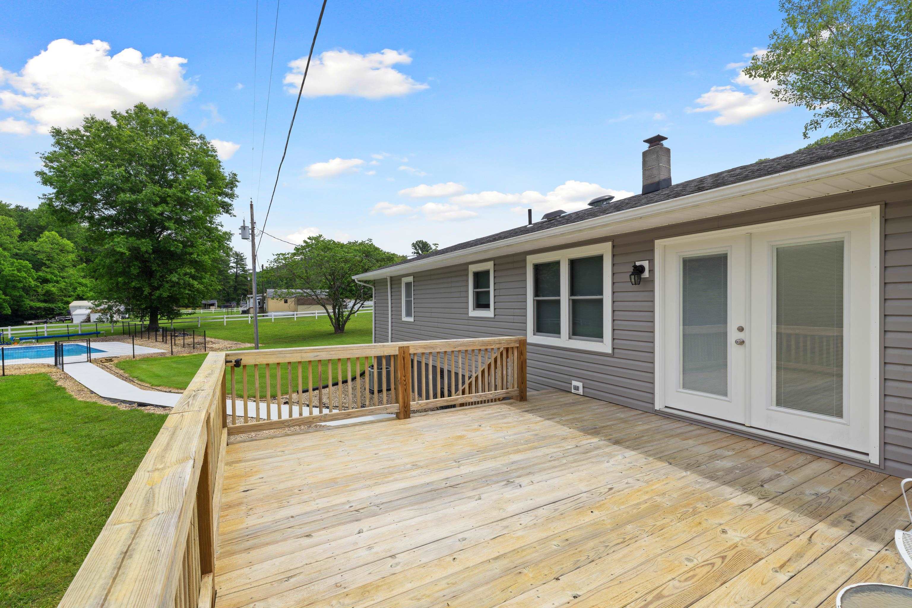 1653 LITTLE RIVER RD