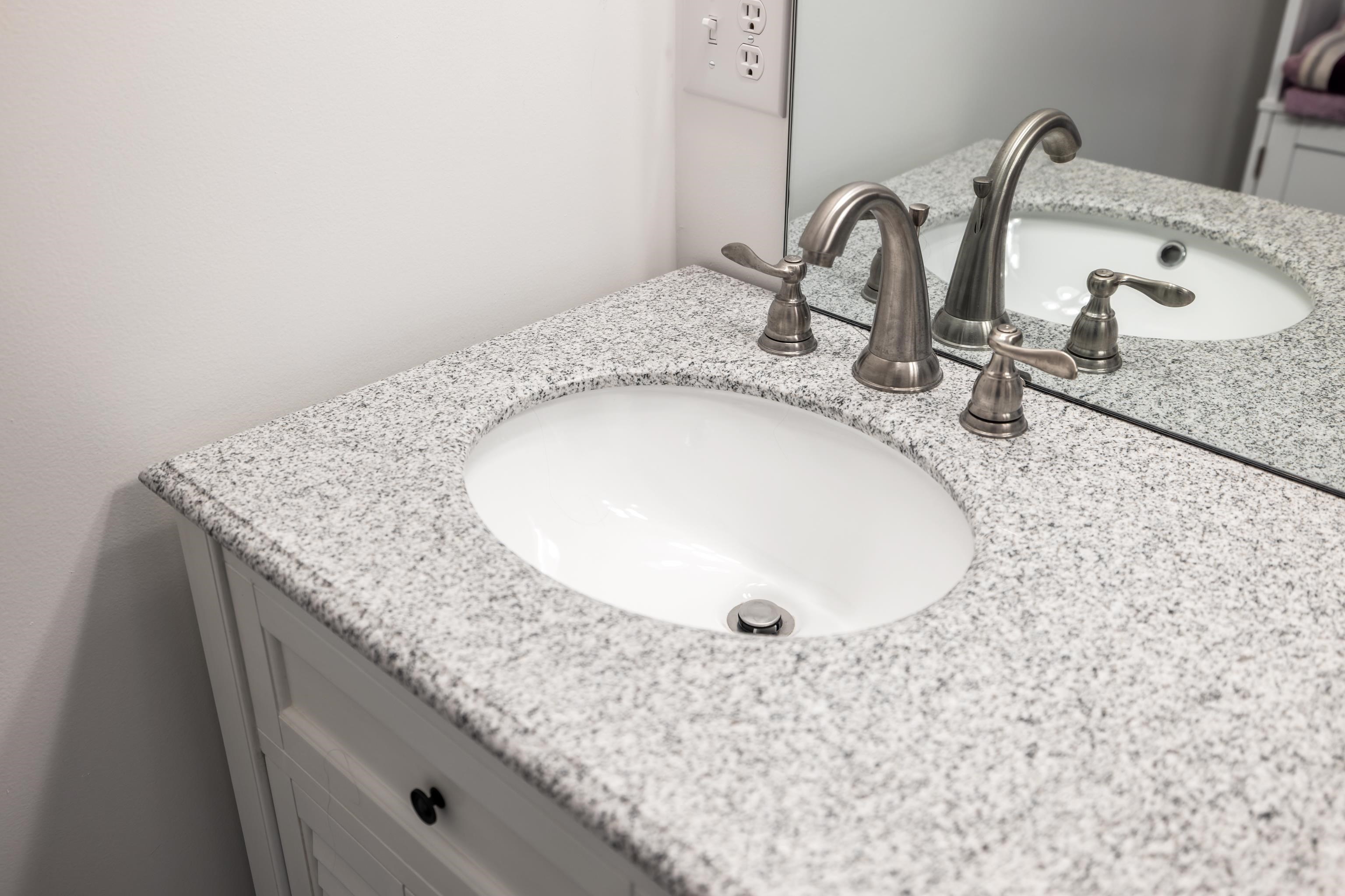 1653 LITTLE RIVER RD