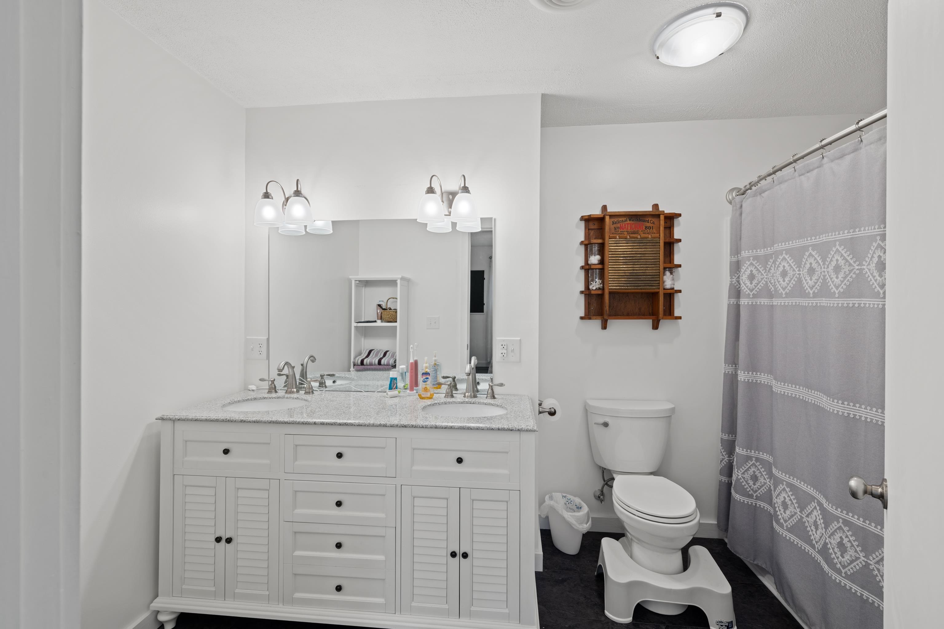 1653 LITTLE RIVER RD