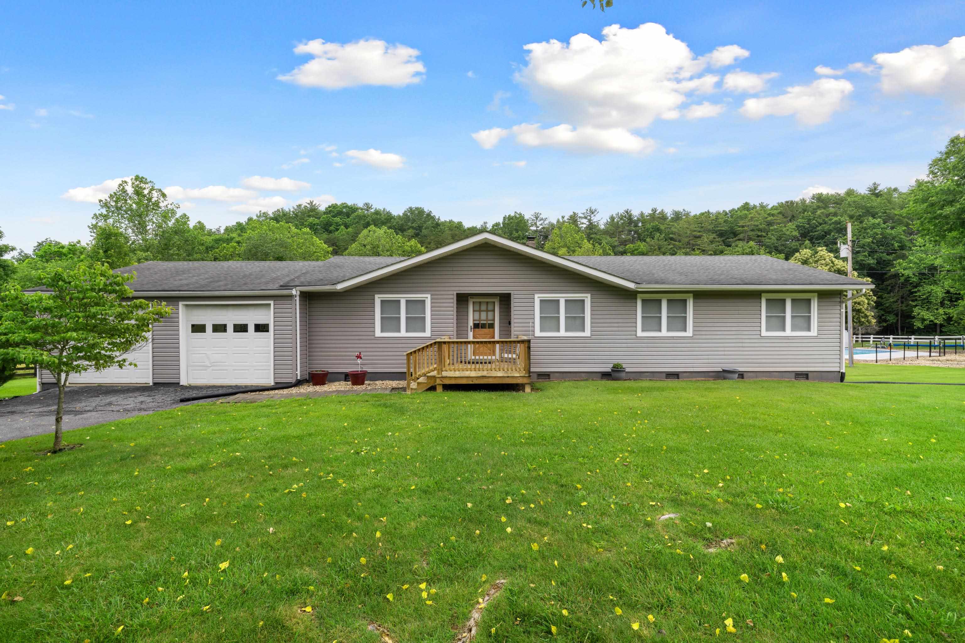 1653 LITTLE RIVER RD