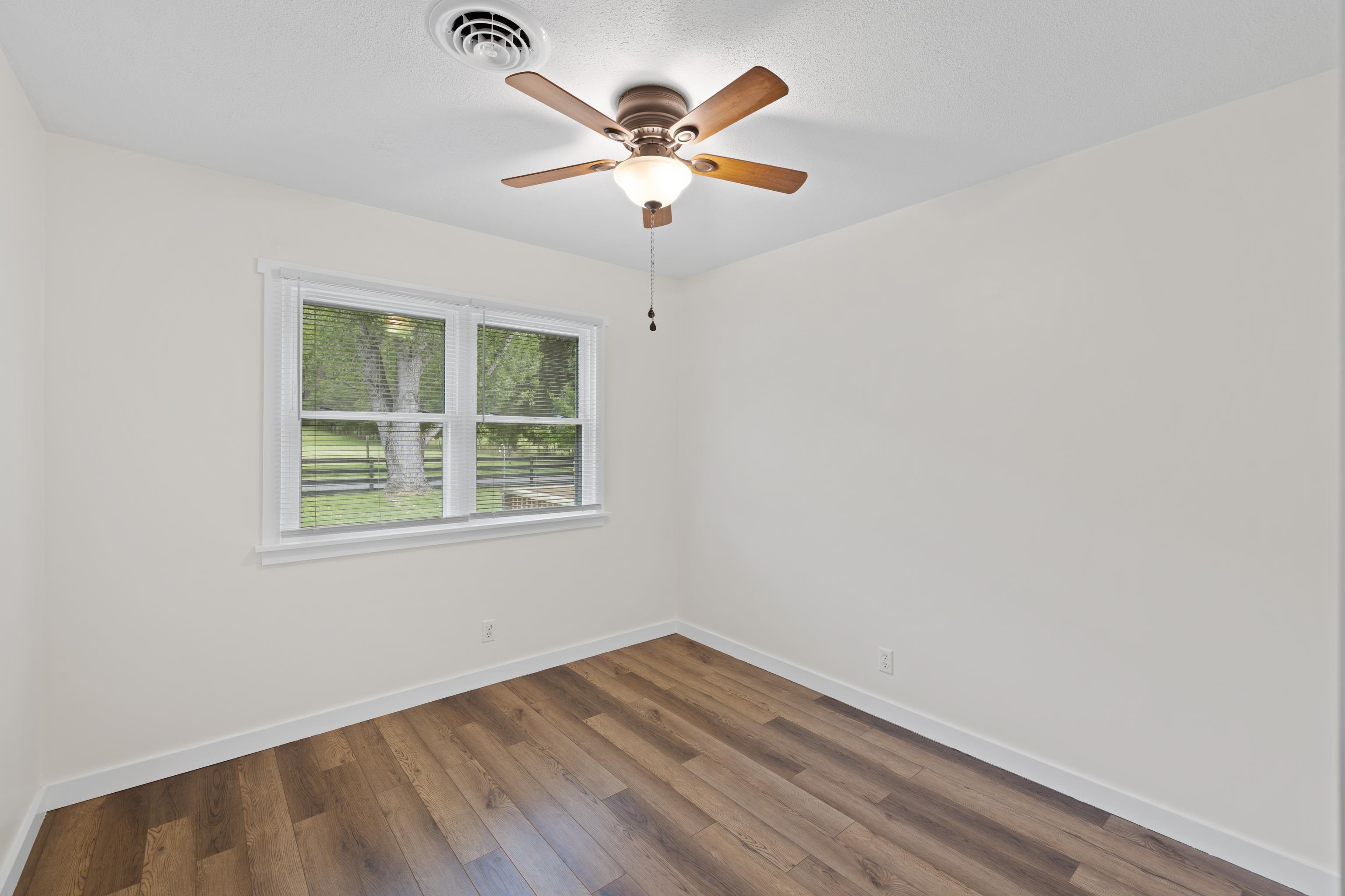 1653 LITTLE RIVER RD