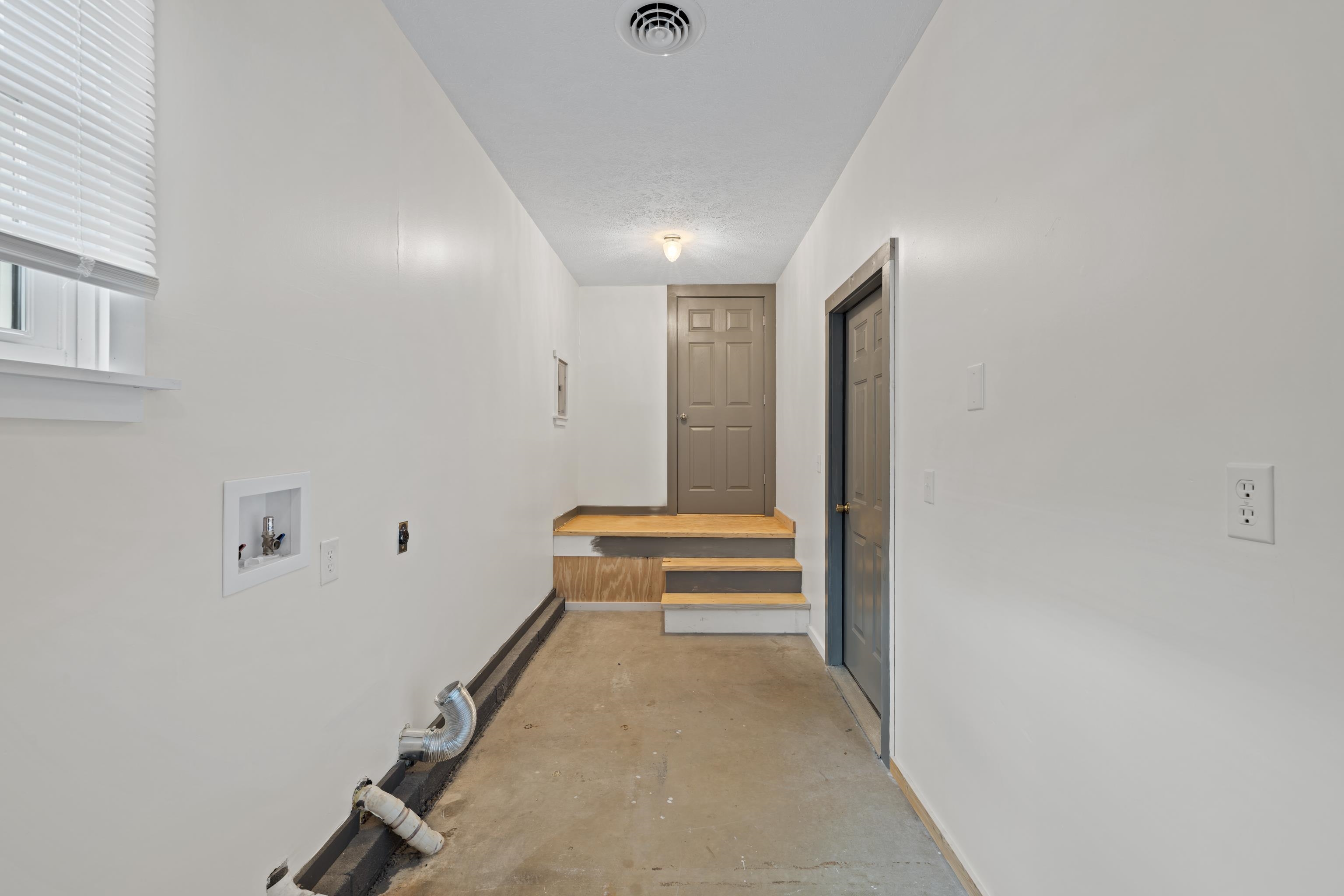 1653 LITTLE RIVER RD