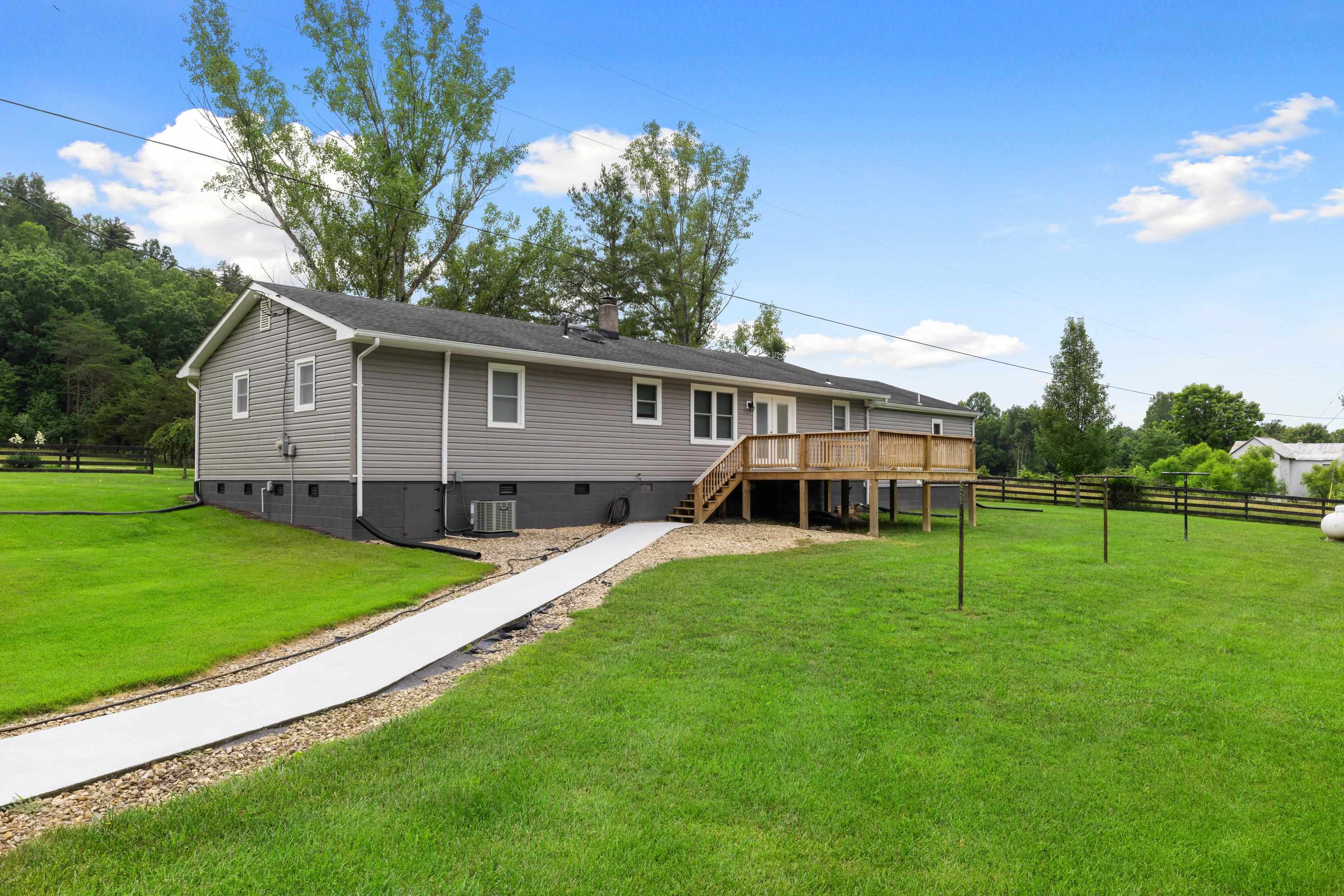 1653 LITTLE RIVER RD