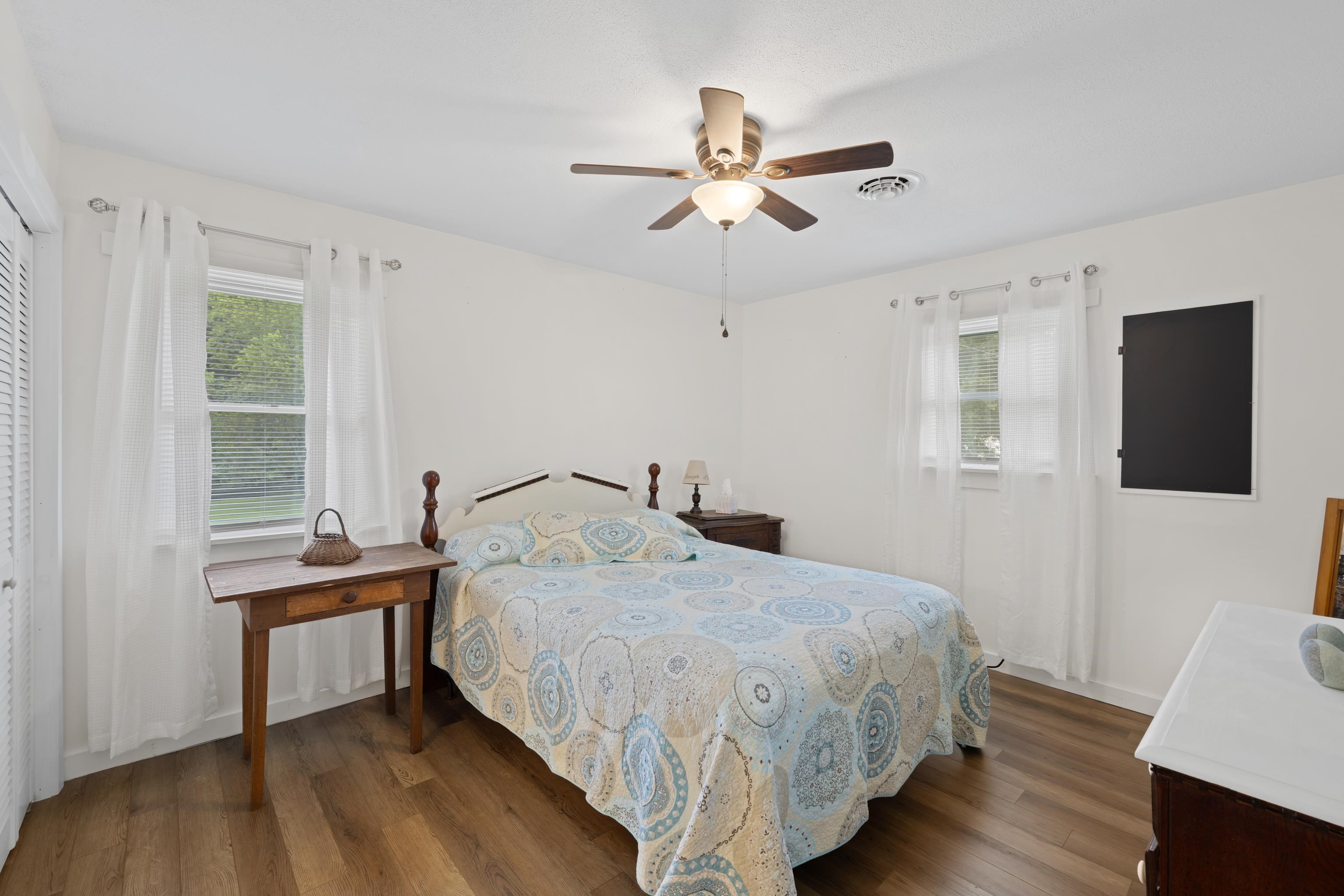 1653 LITTLE RIVER RD