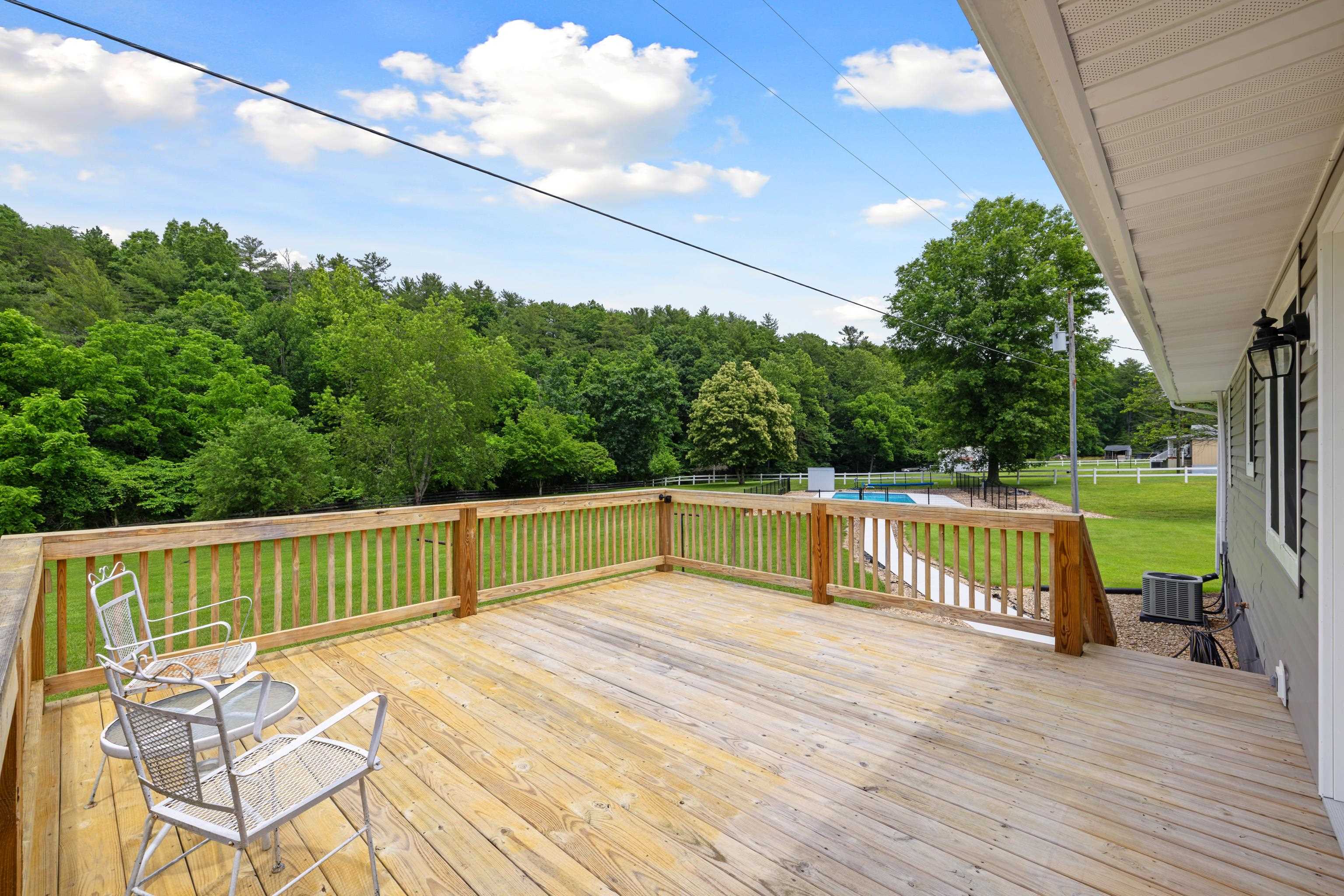 1653 LITTLE RIVER RD