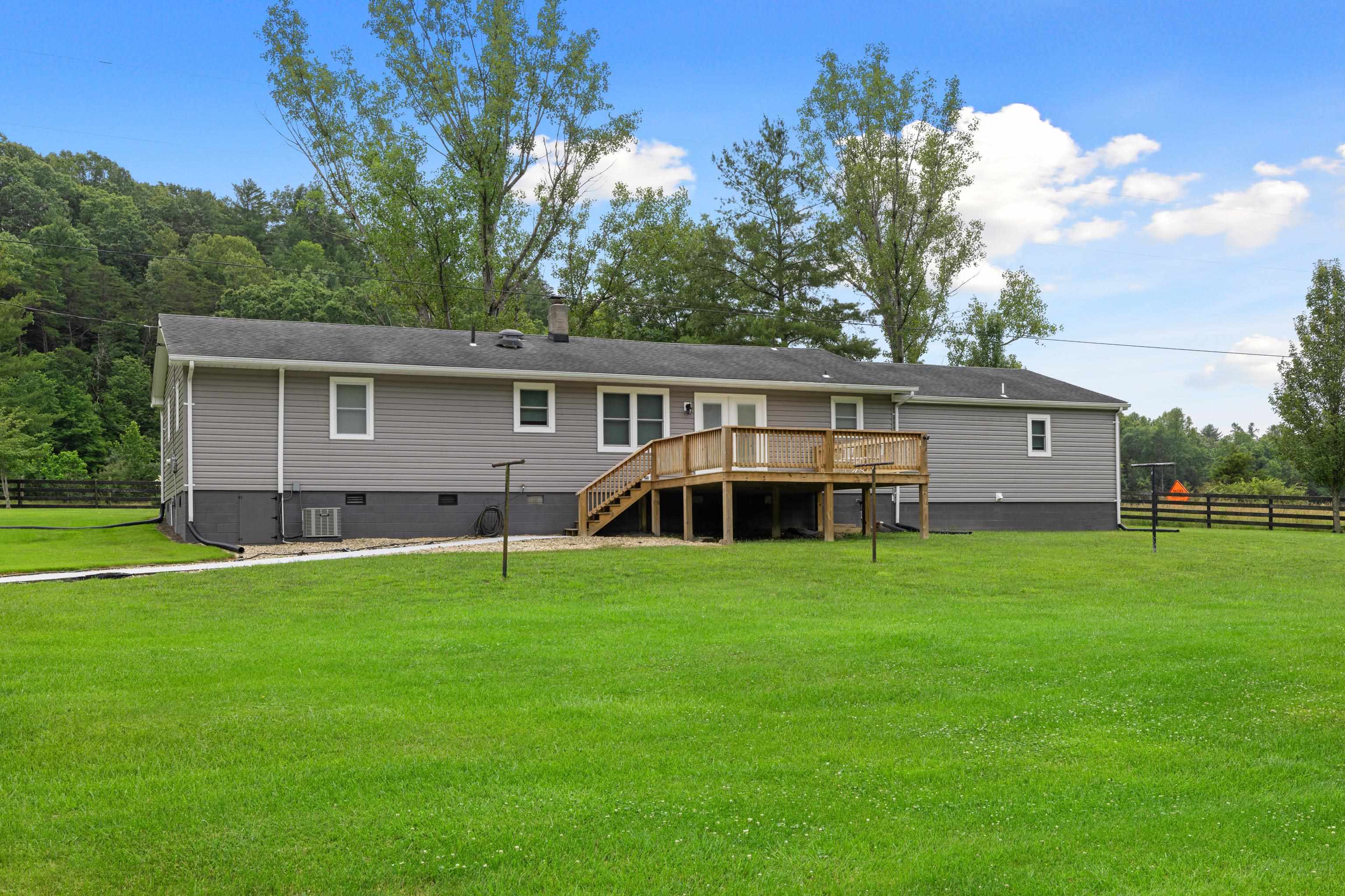 1653 LITTLE RIVER RD