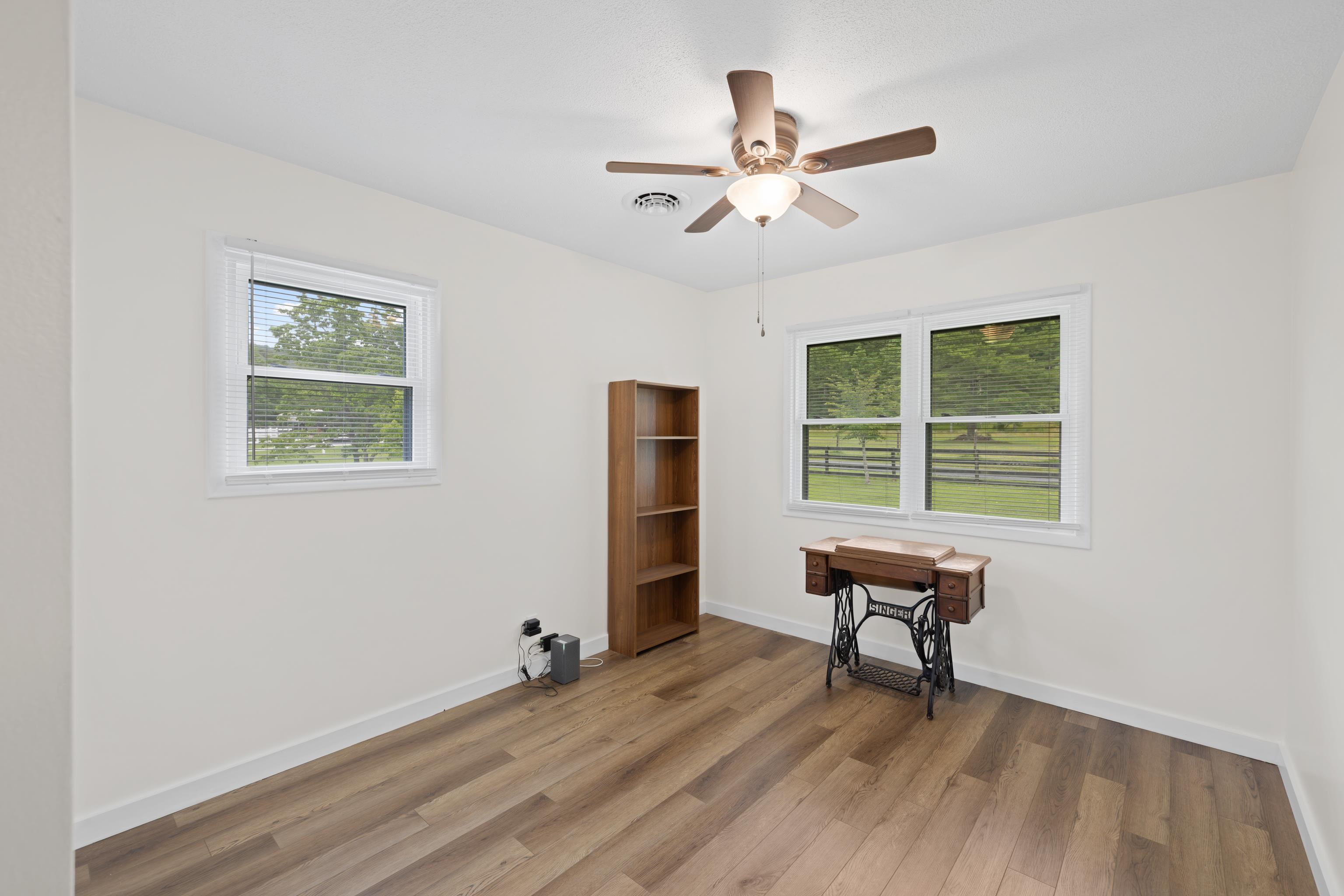 1653 LITTLE RIVER RD